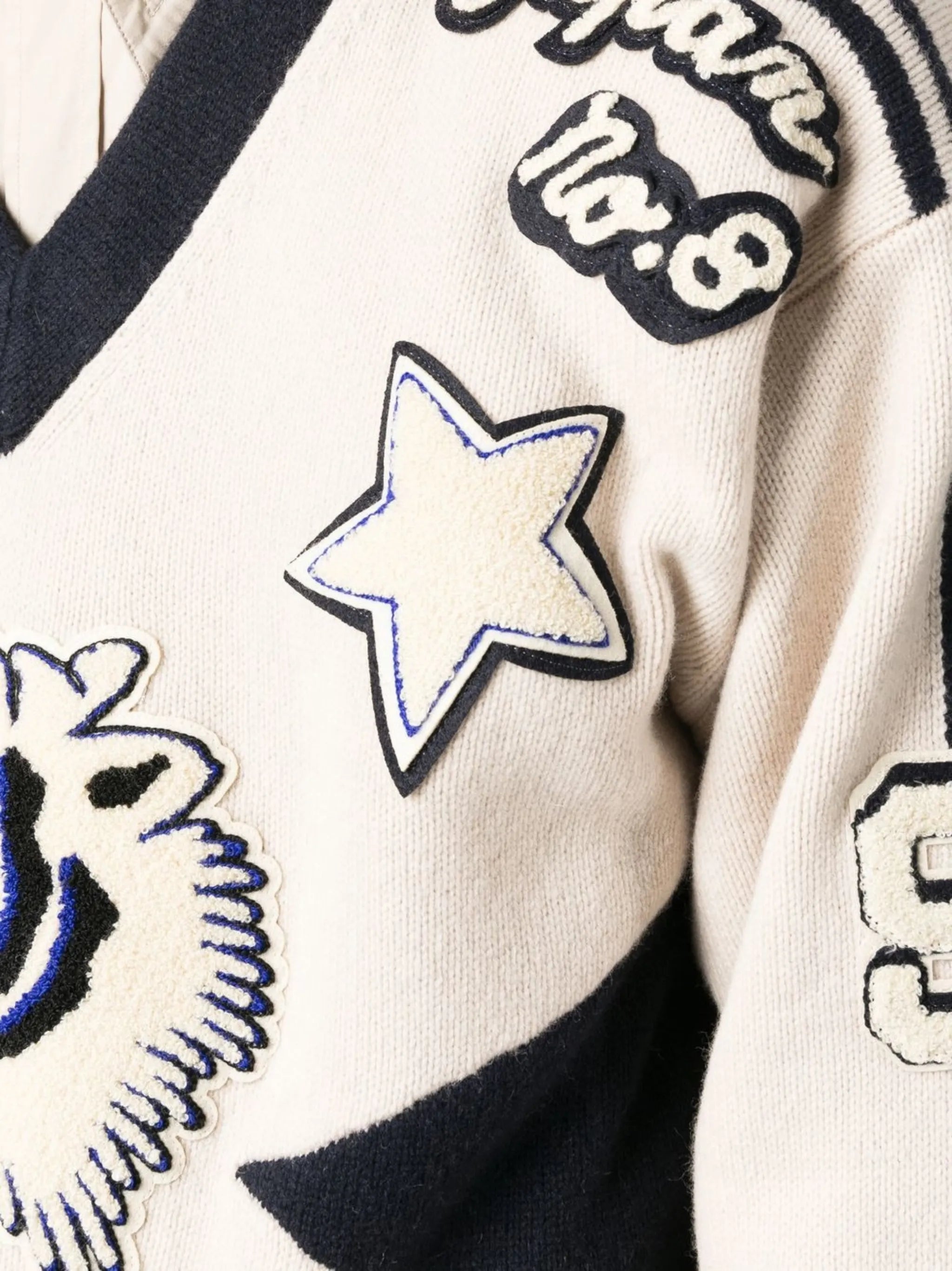 applique-detail V-neck jumper