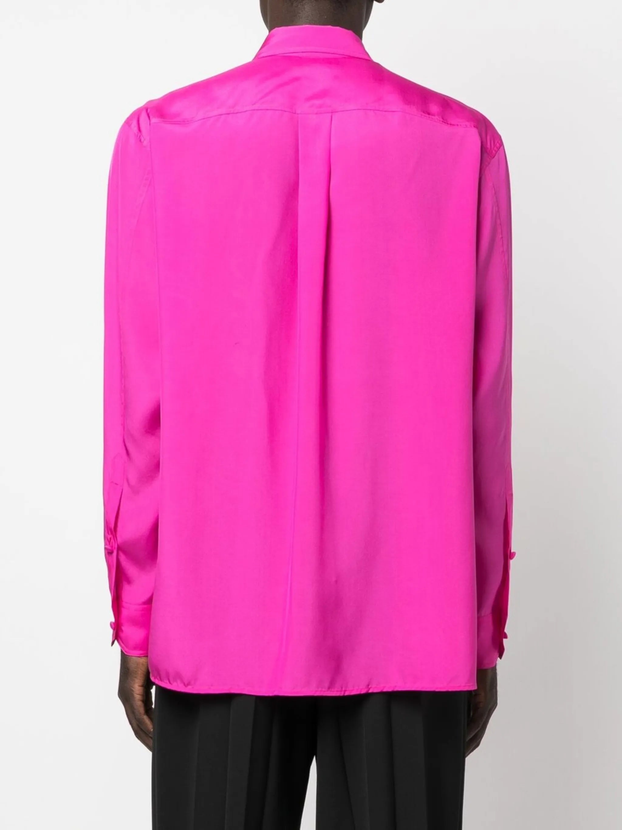 long-sleeve button-fastening shirt