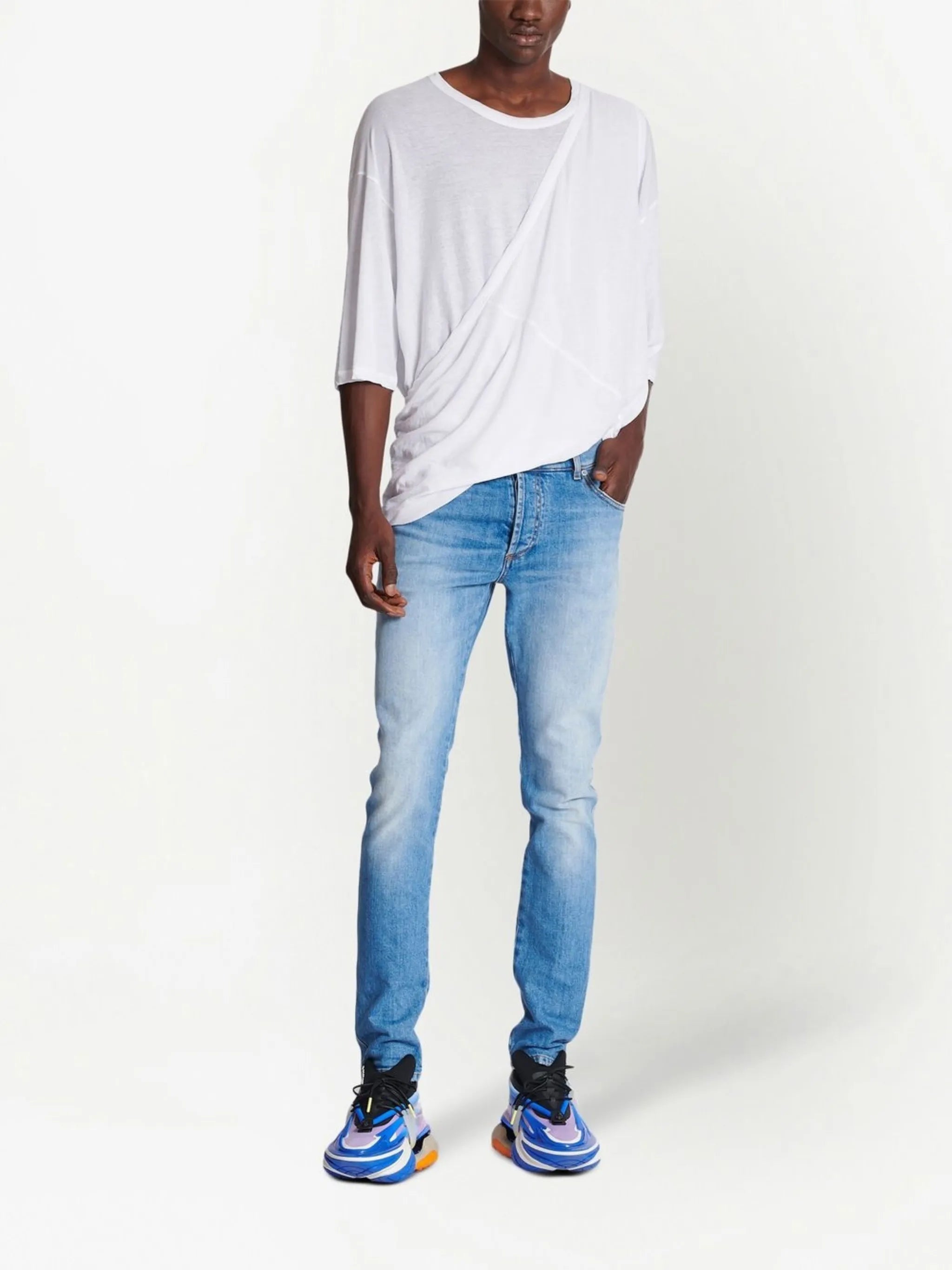 low-rise slim-fit jeans
