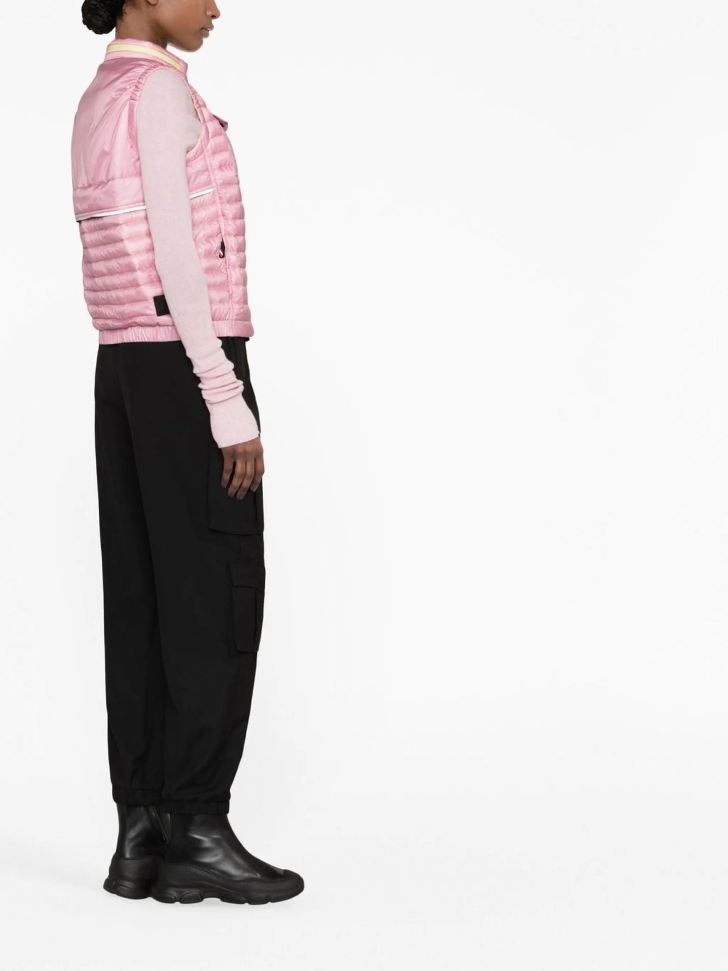 Daynamic quilted-finish gilet