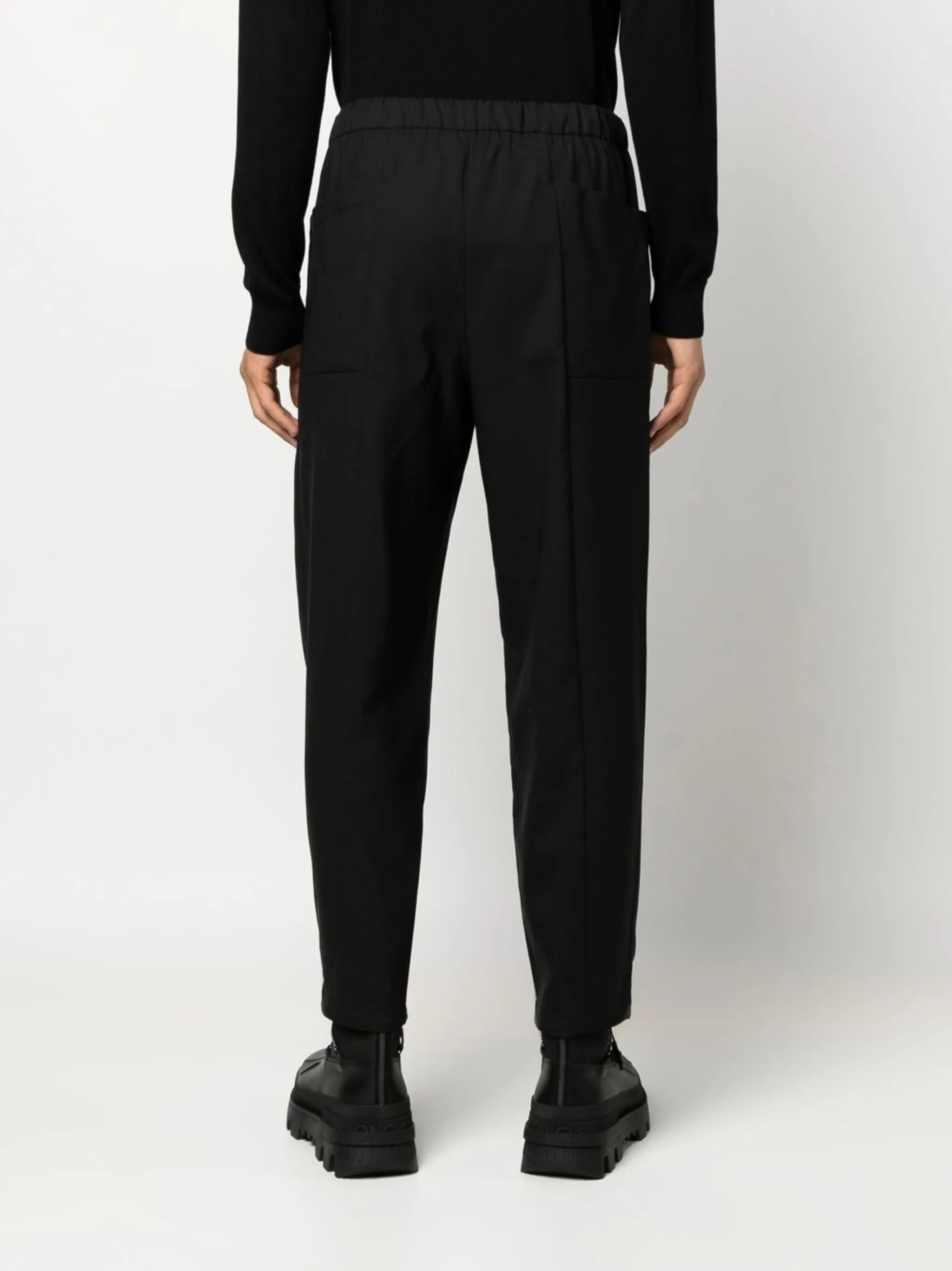 elasticated-waist straight-leg trousers