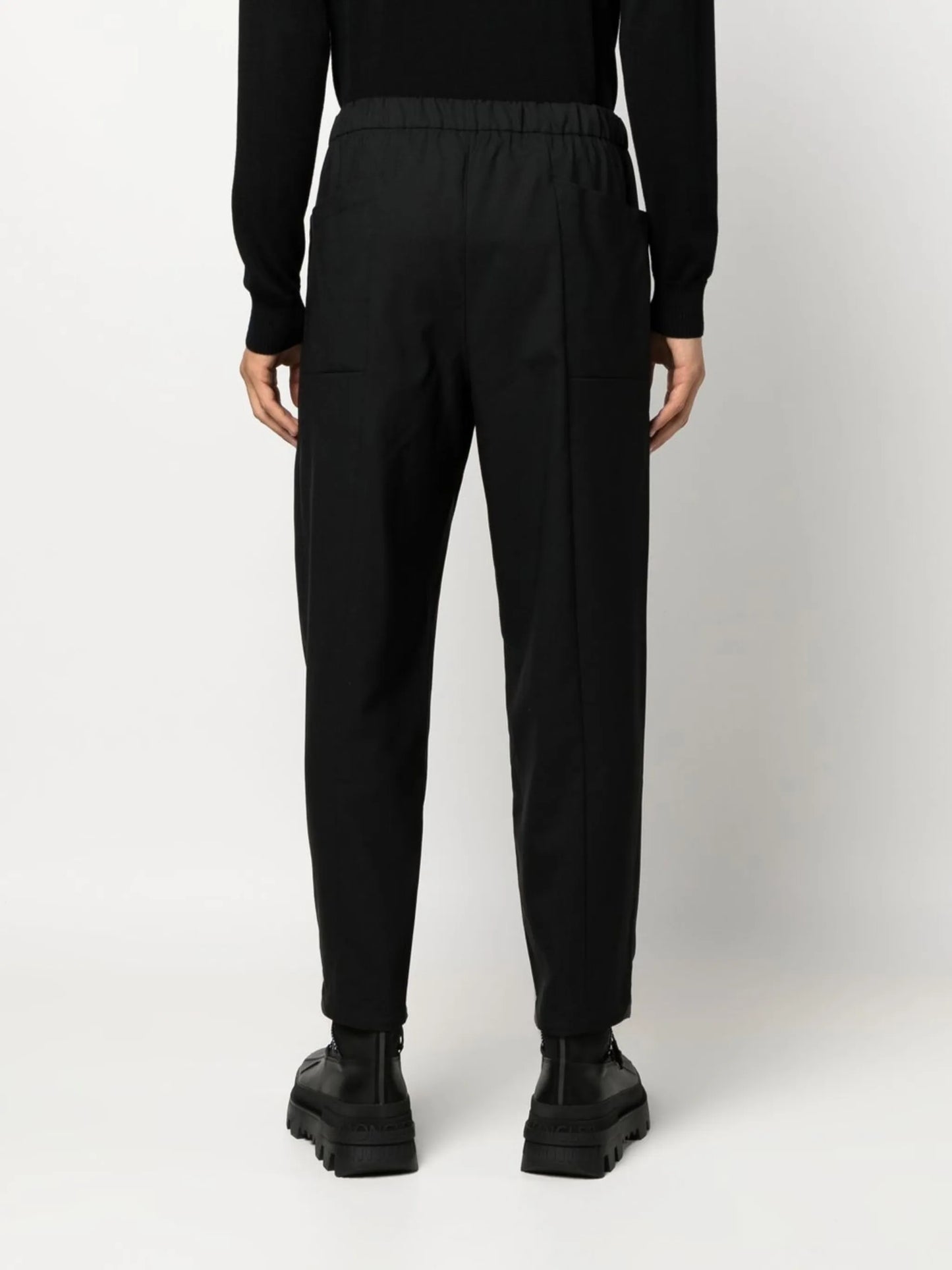 elasticated-waist straight-leg trousers