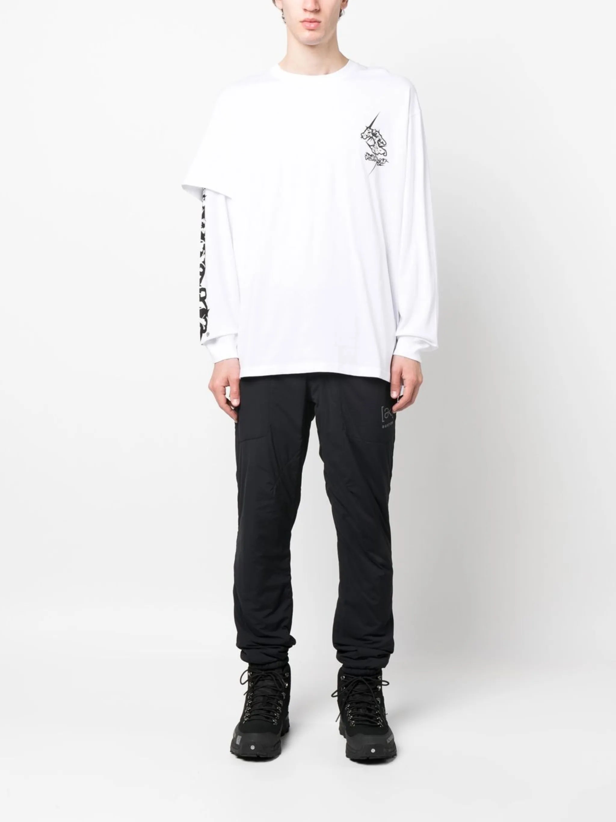logo-print asymmetric-sleeve T-shirt