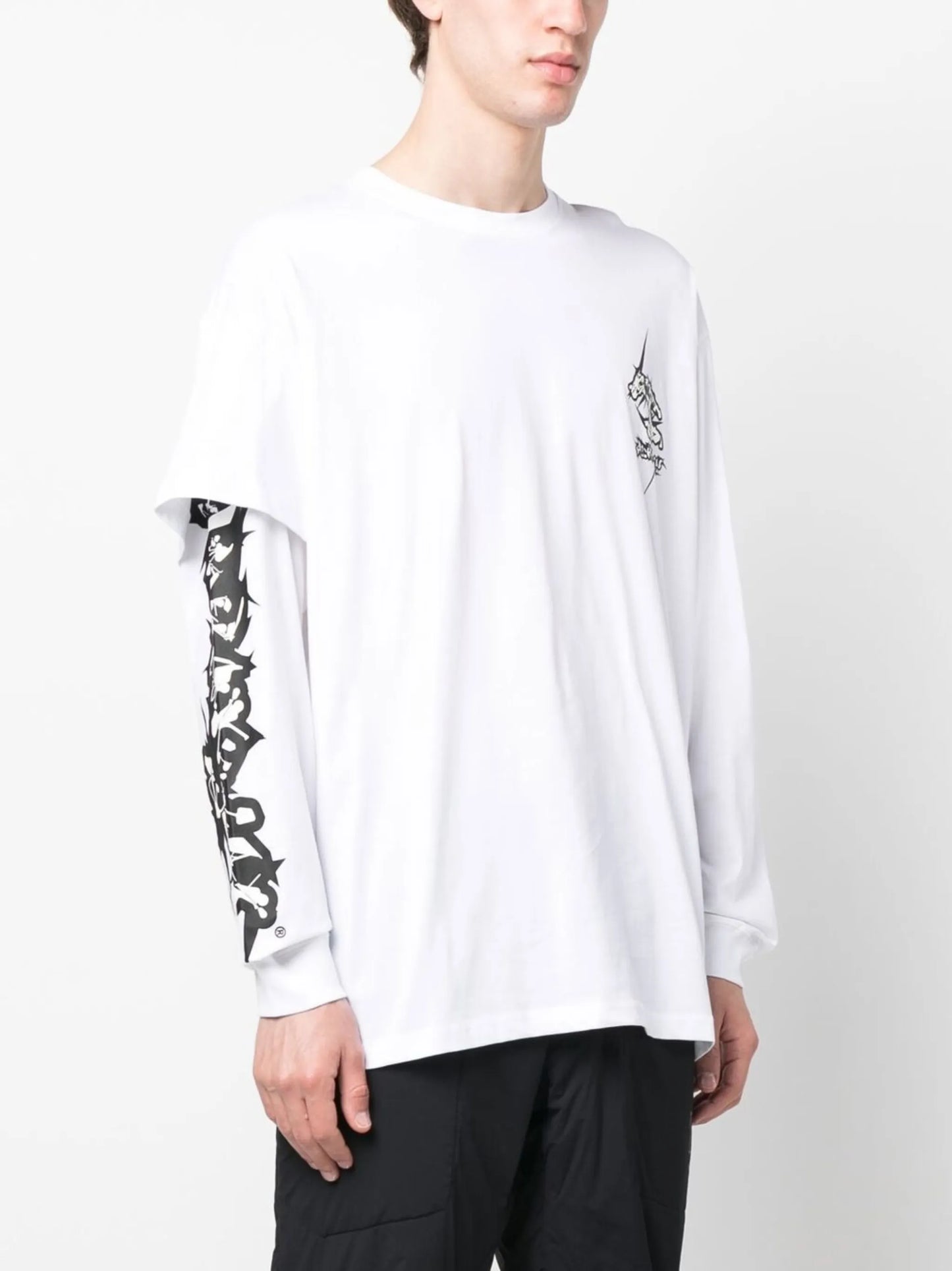 logo-print asymmetric-sleeve T-shirt