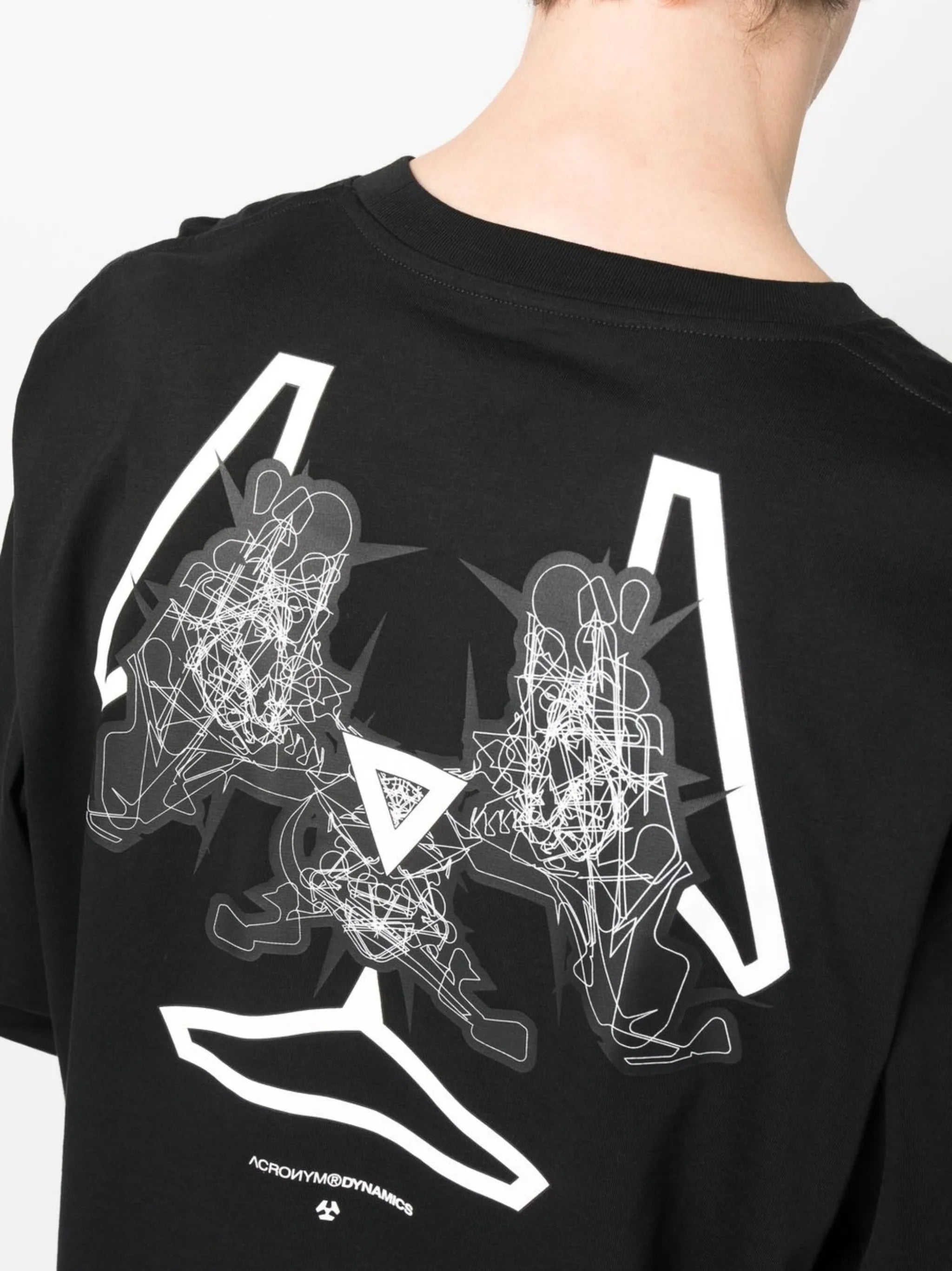 graphic-print asymmetric-sleeve T-shirt