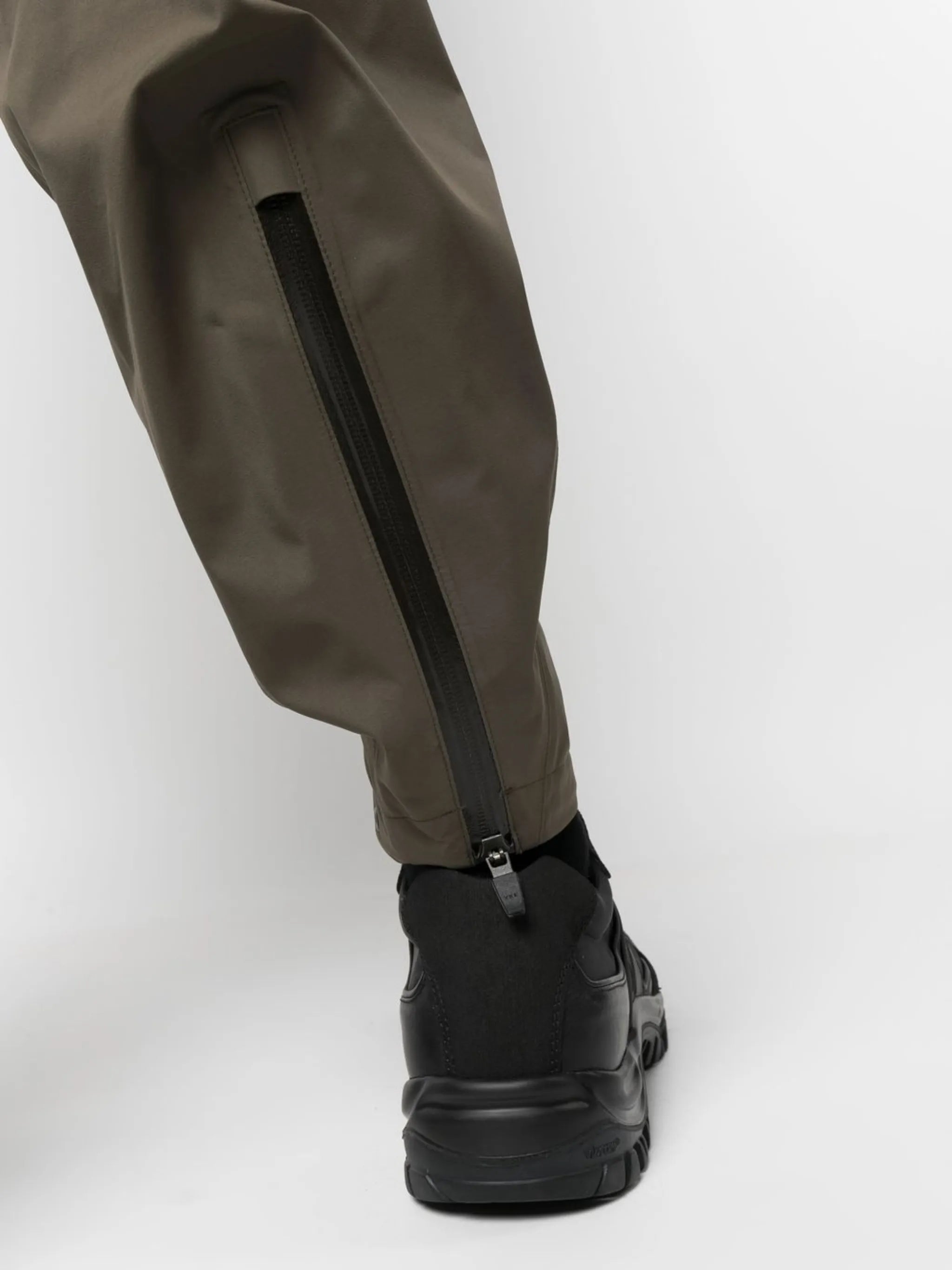 colour-block GORE-TEX® trousers