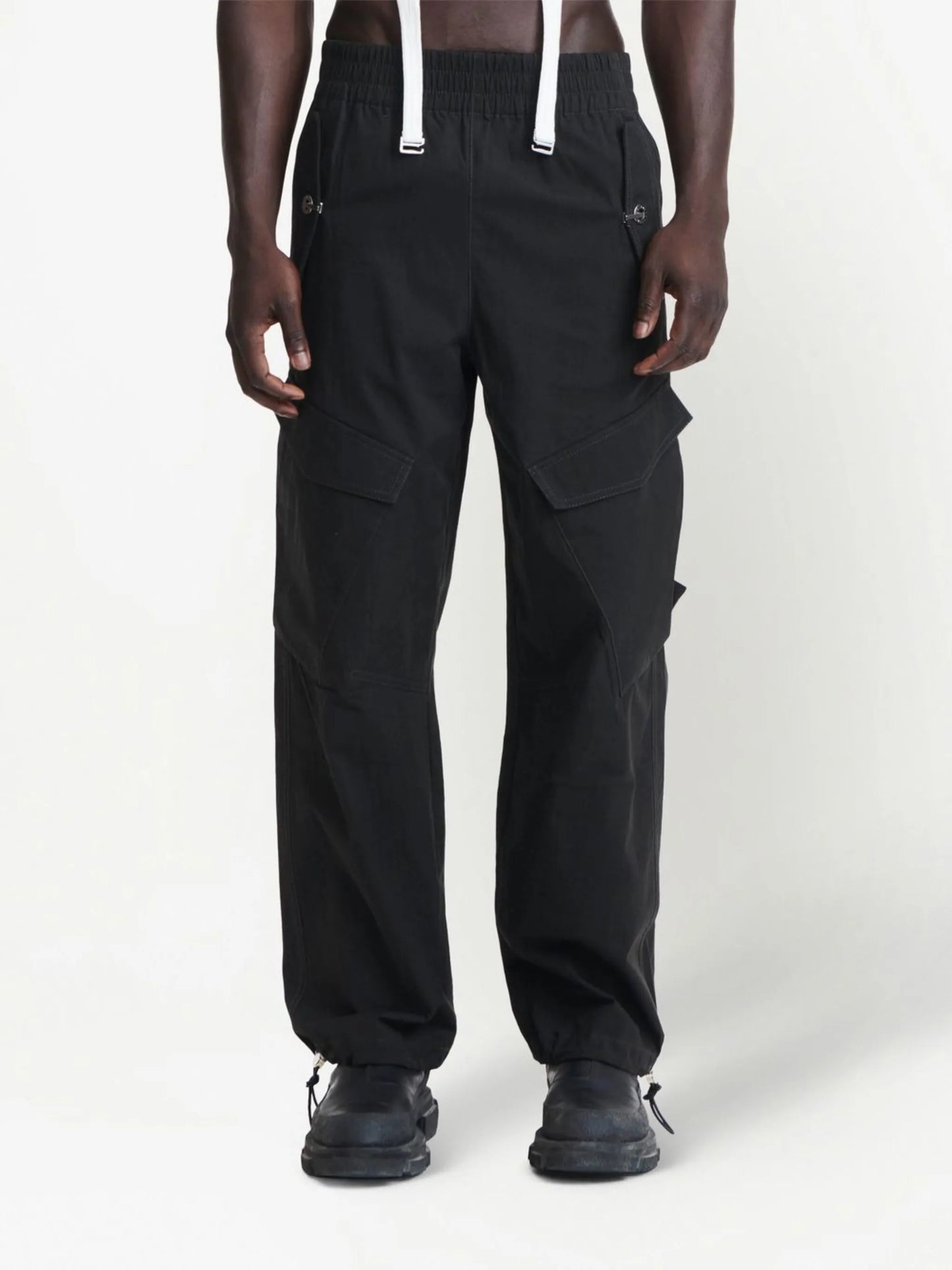 straight-leg cargo trousers