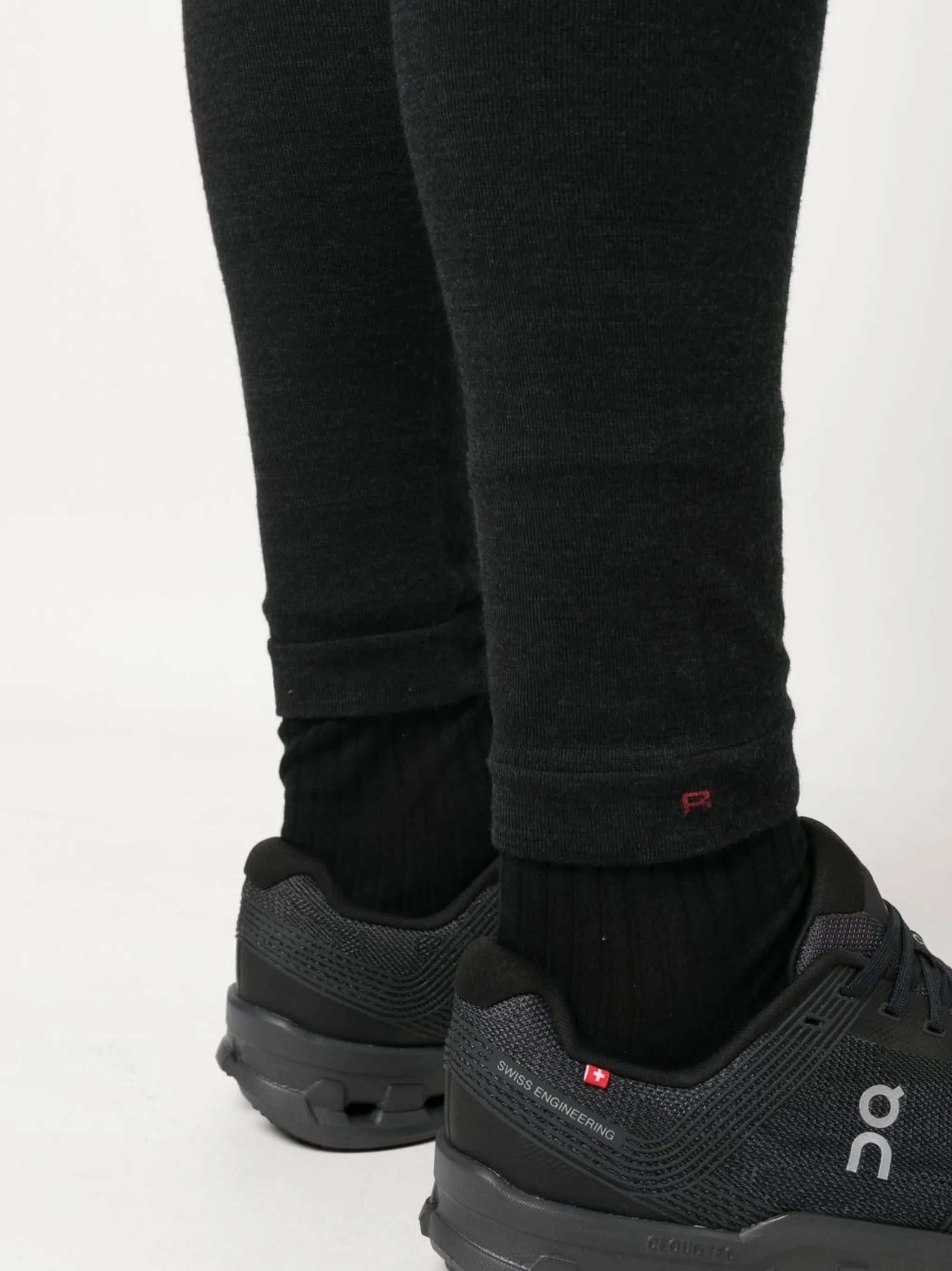 skin-tight compression tights