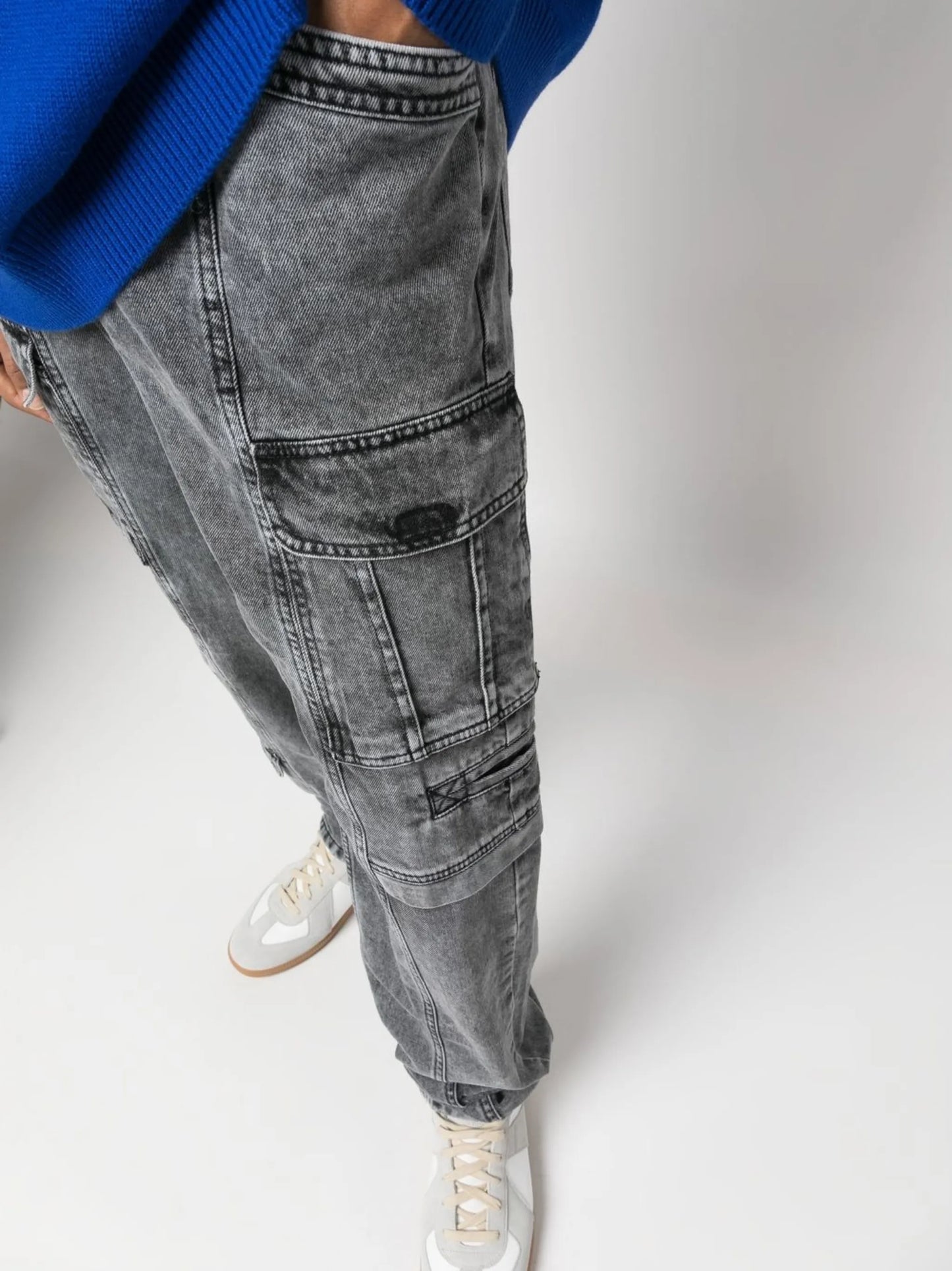 mid-rise straight-leg jeans