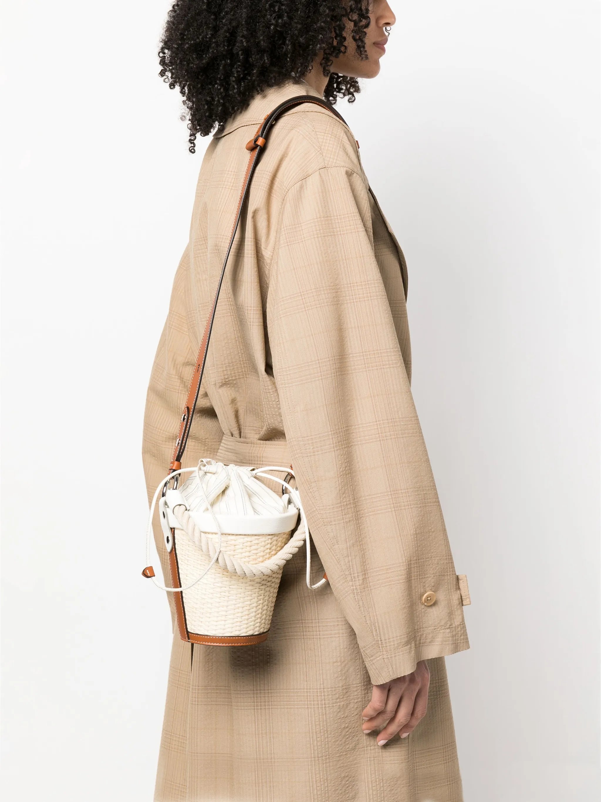 rope-handle woven bucket bag