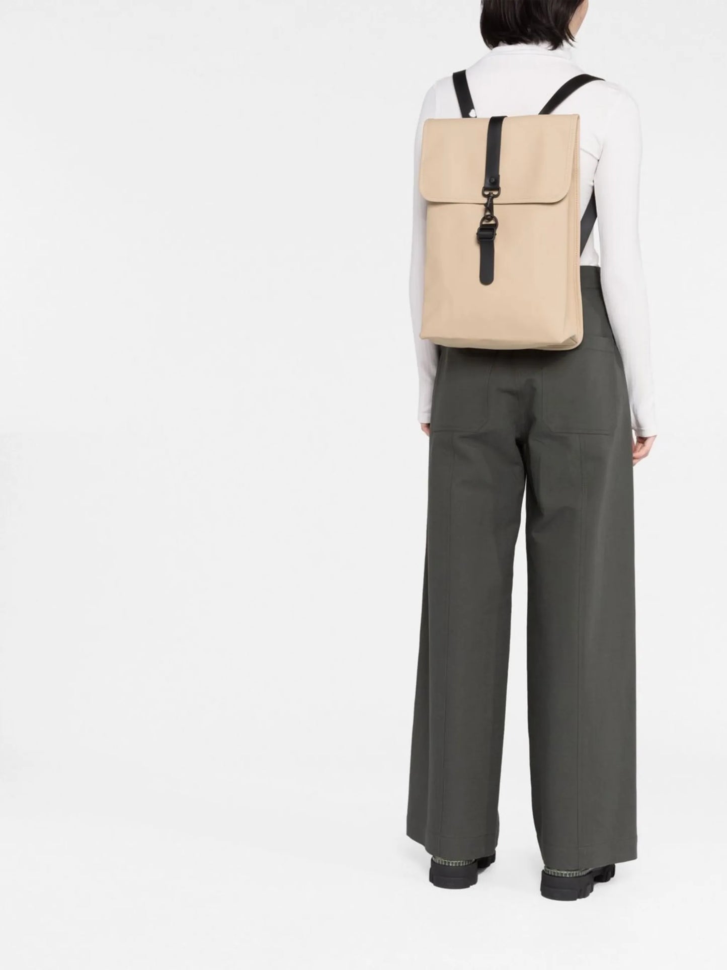 buckle-fastened flat backpack