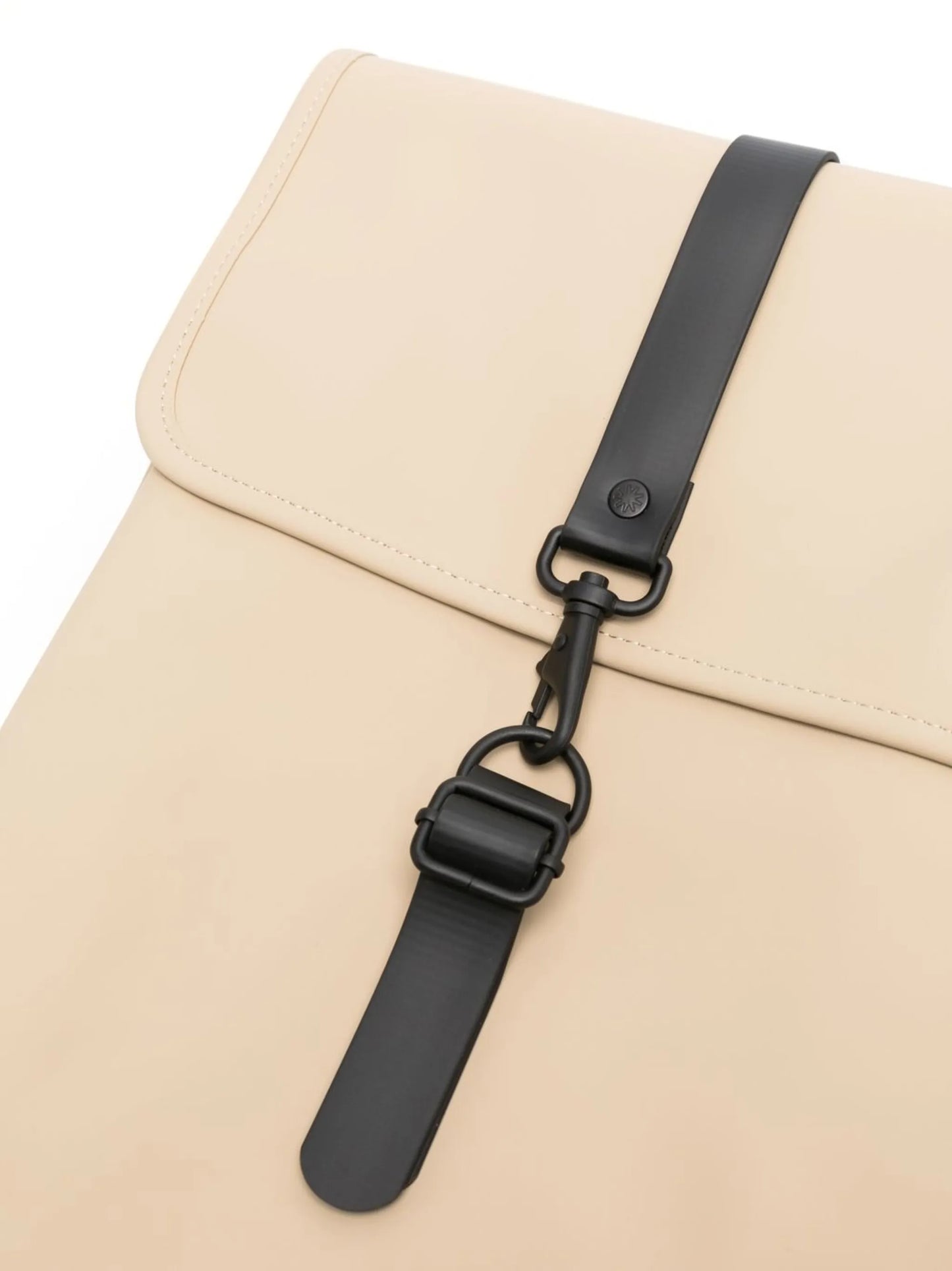 buckle-fastened flat backpack