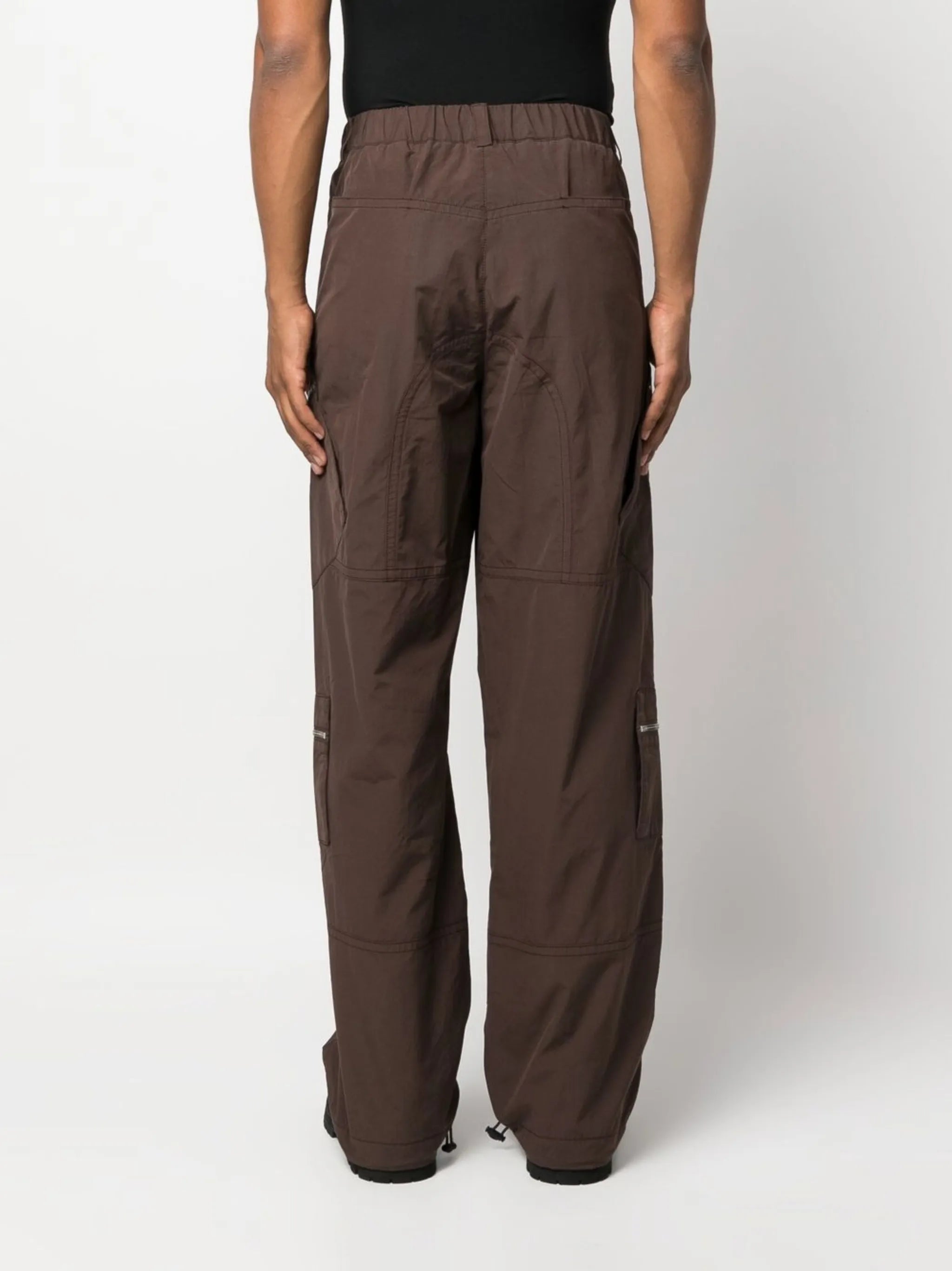 multiple-pocket straight-leg trousers