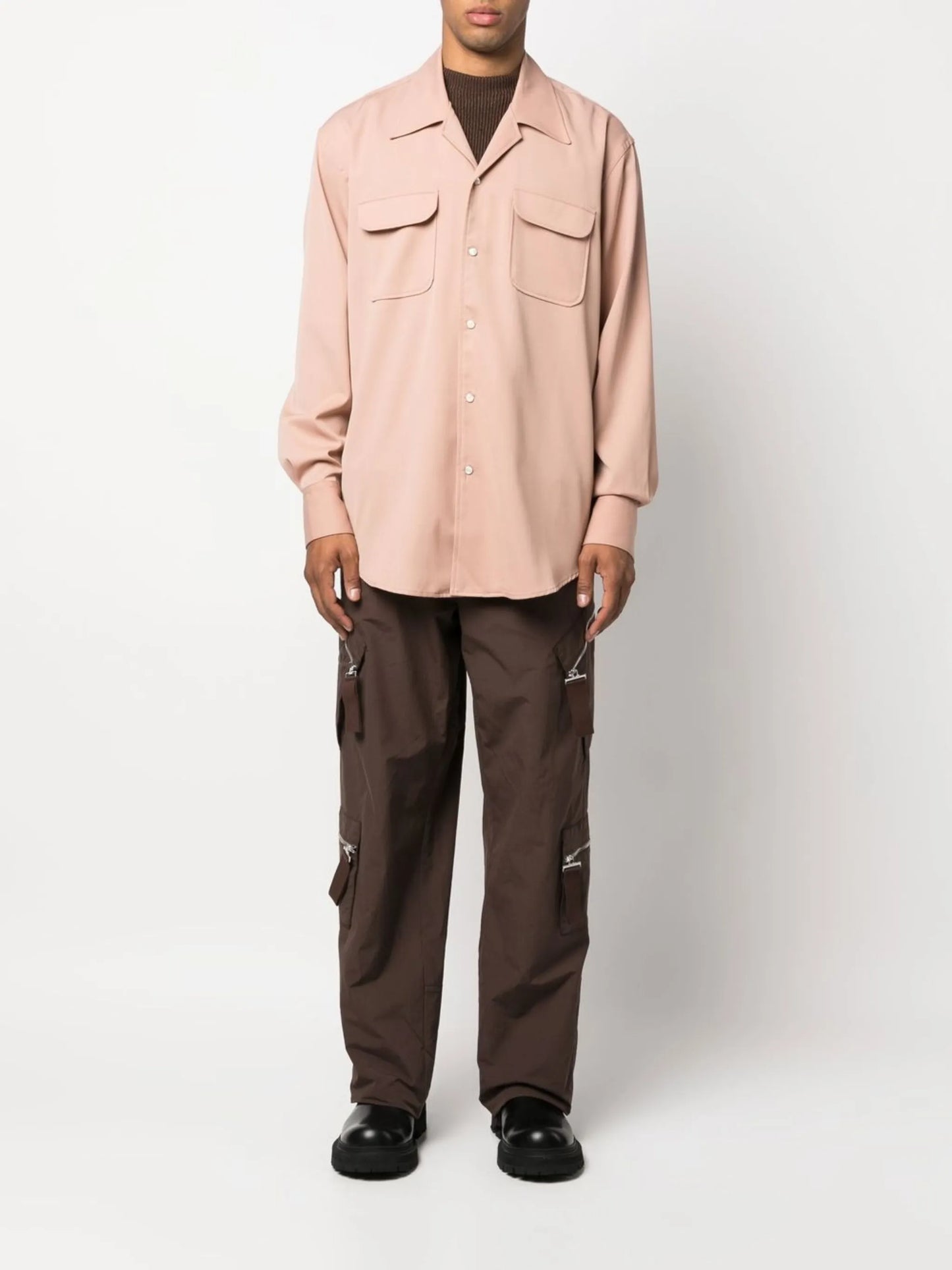 multiple-pocket straight-leg trousers