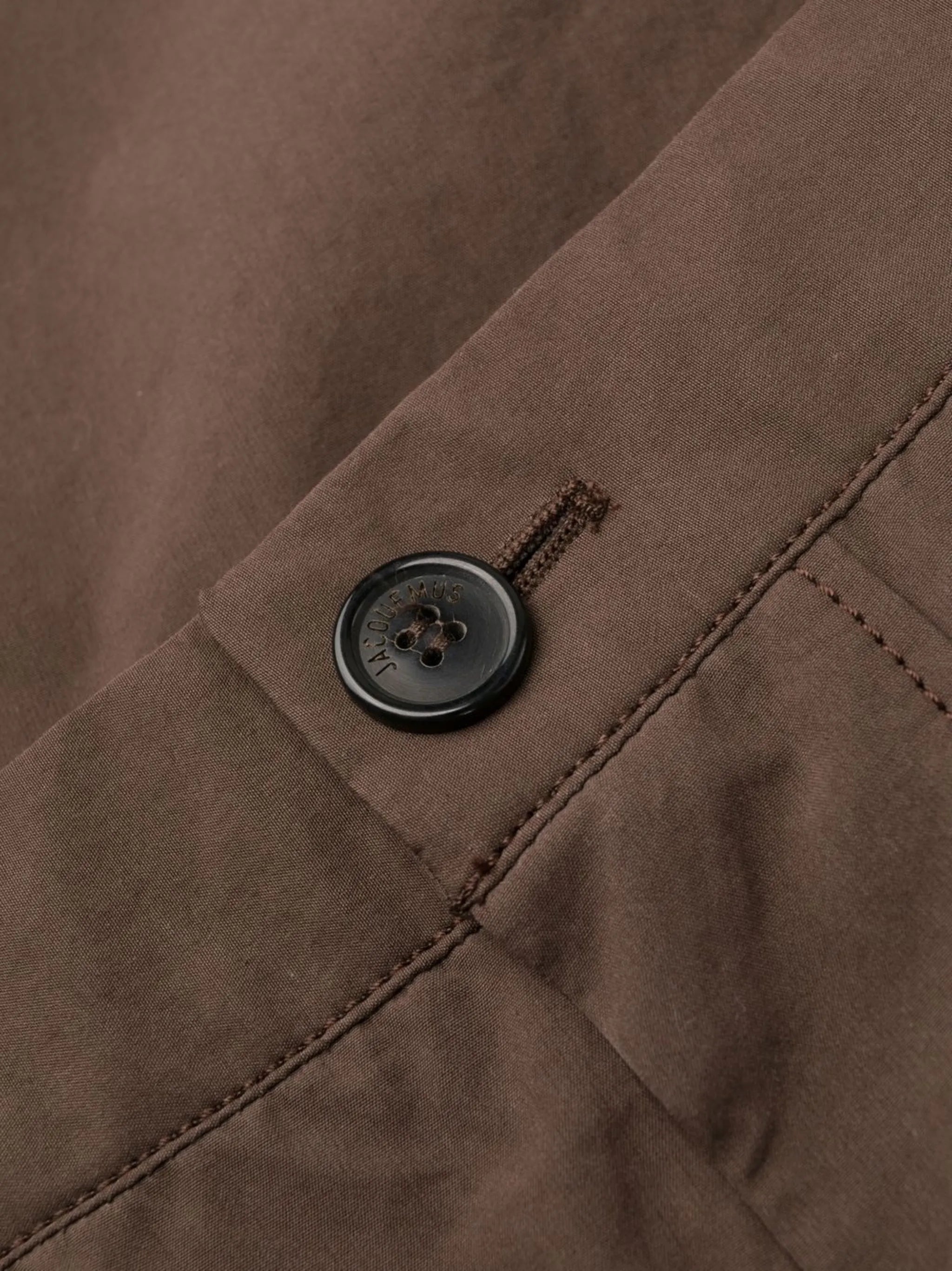 multiple-pocket straight-leg trousers