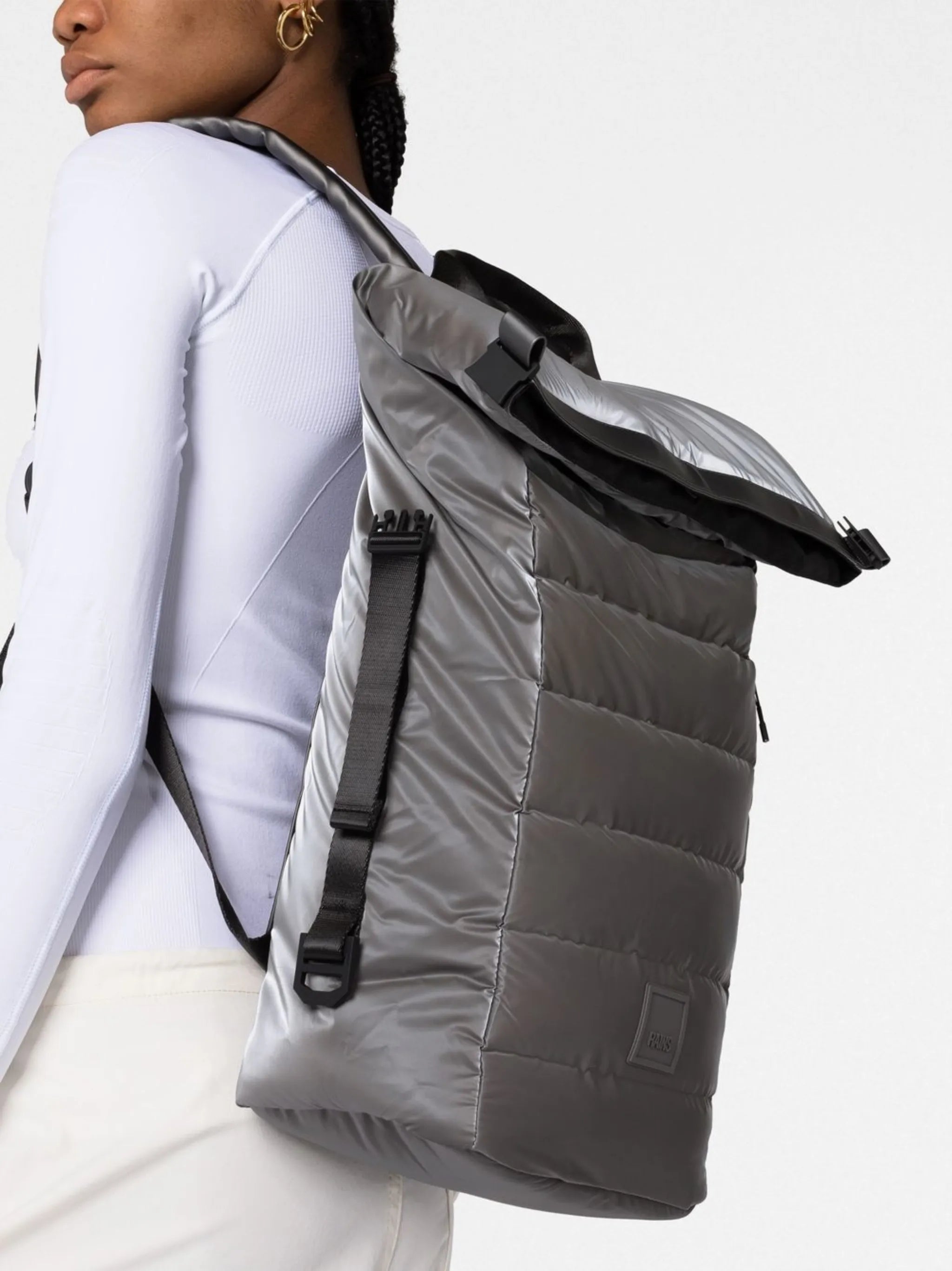 padded buckle-fastening backpack