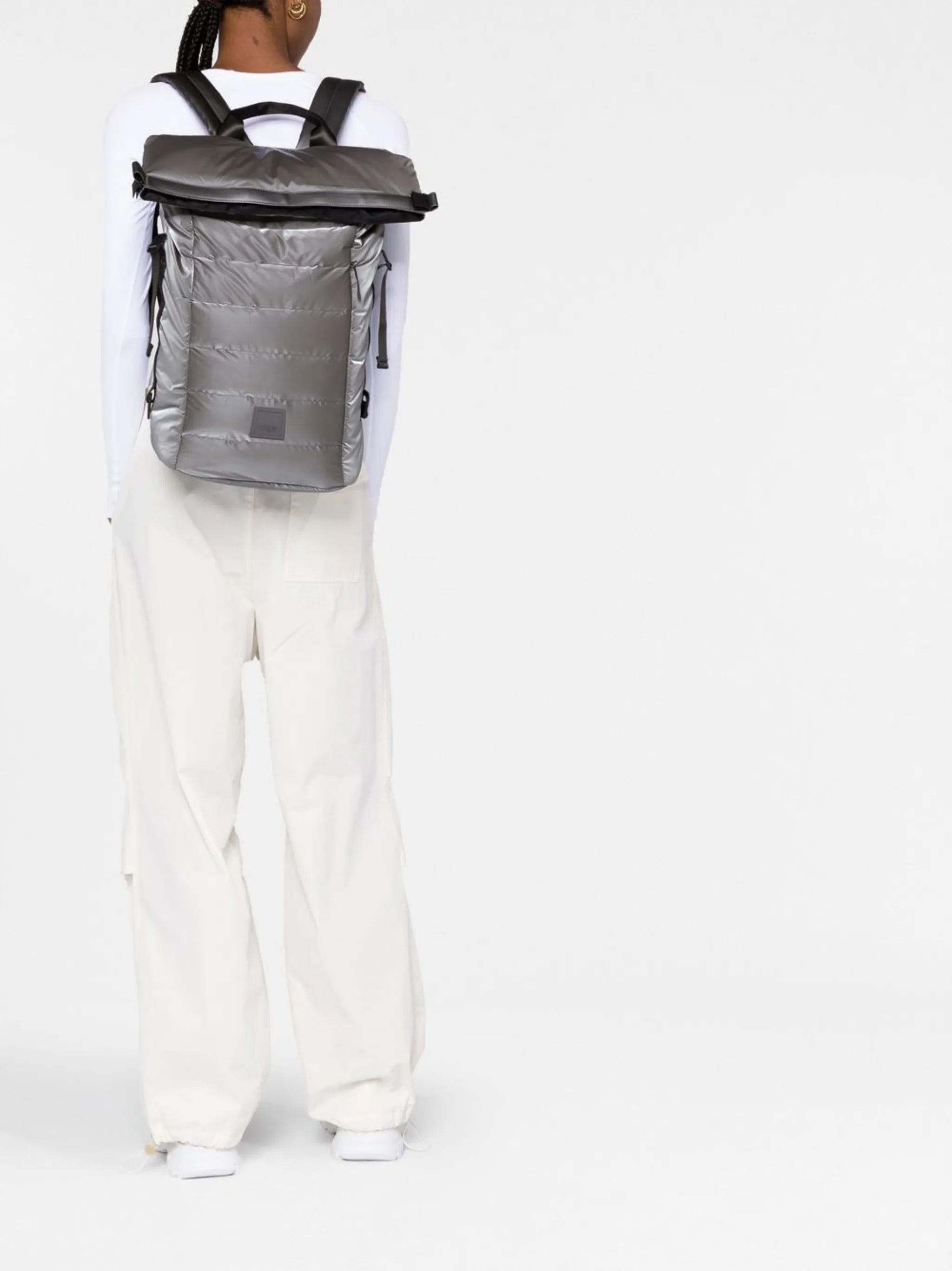 padded buckle-fastening backpack