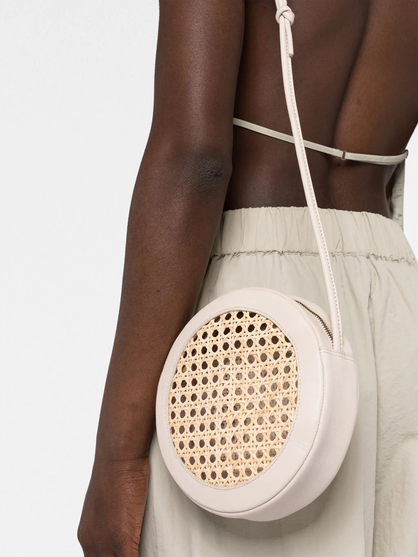 round straw crossbody bag