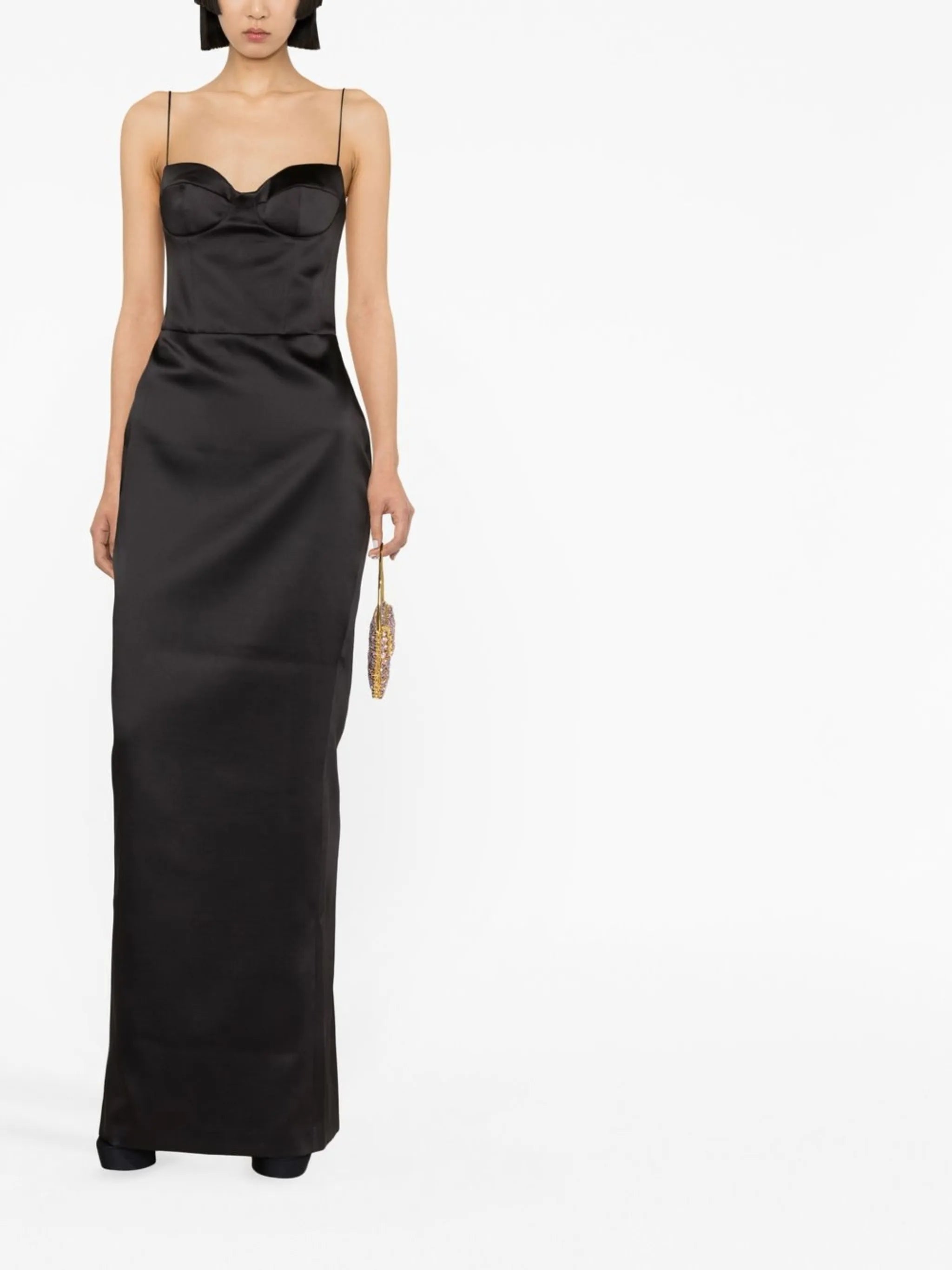 sweetheart-neck sleeveless dress