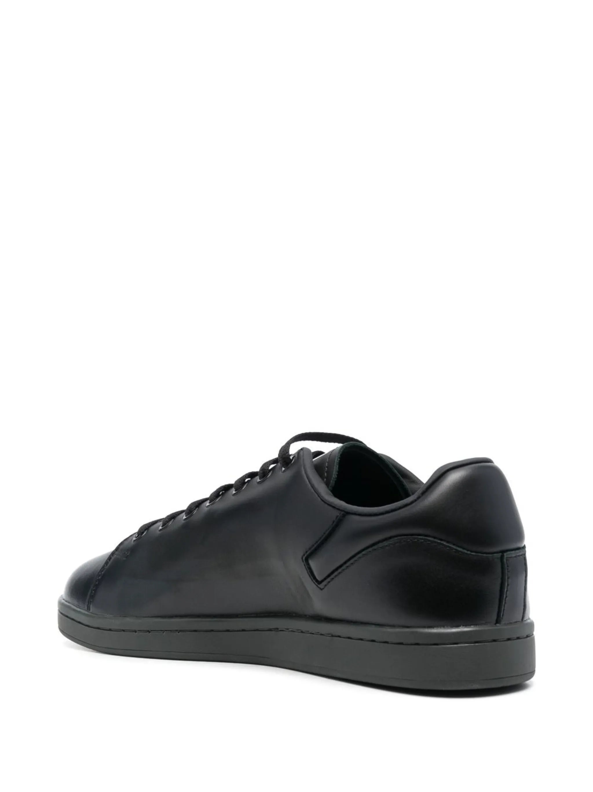 round-toe low-top sneakers