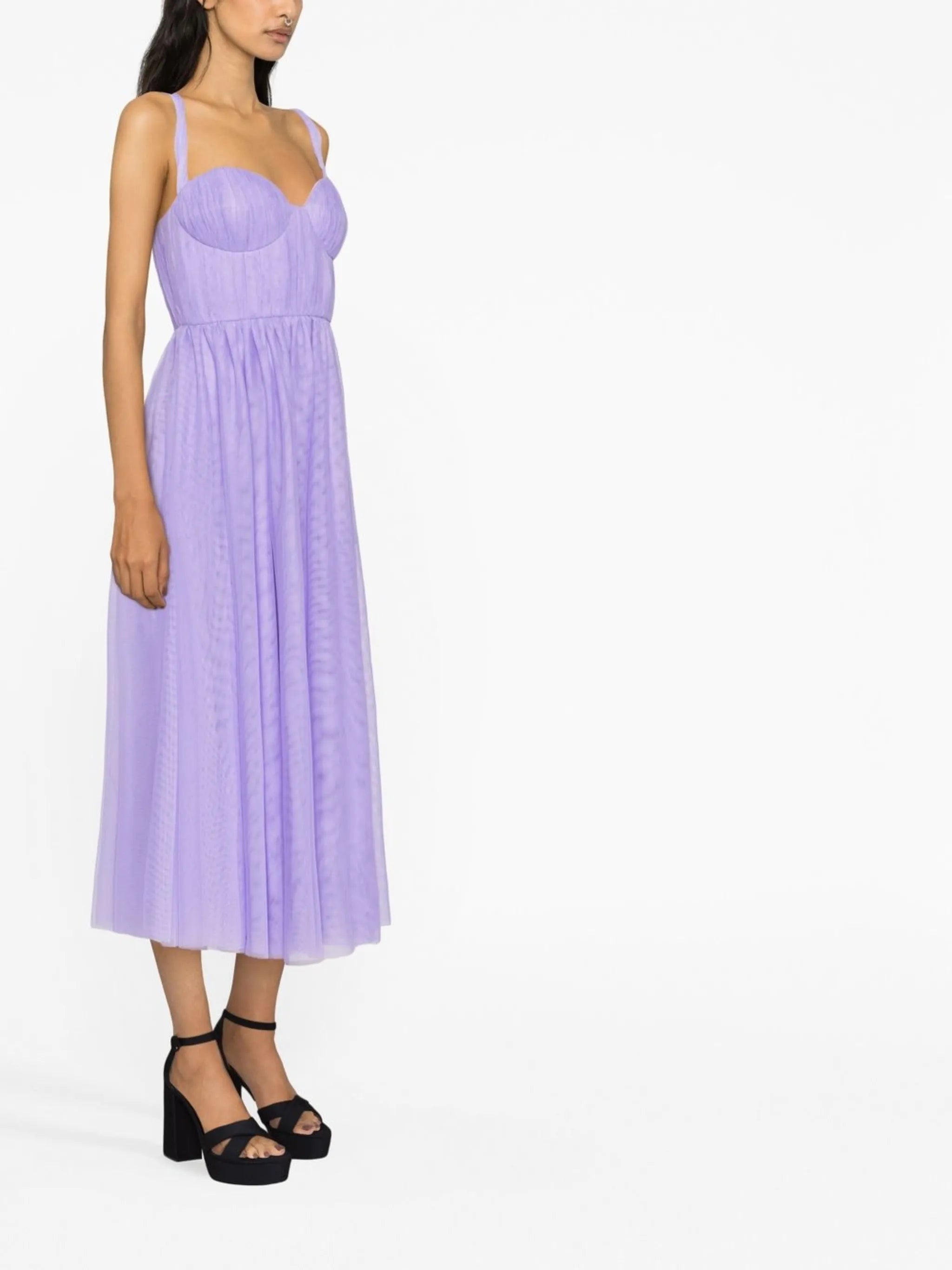 sweetheart-neck sleeveless dress