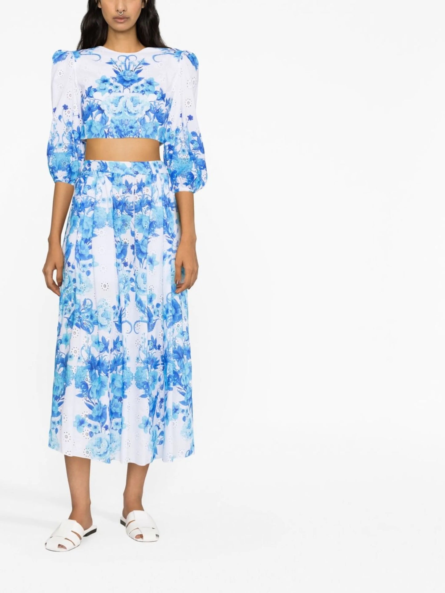 floral-print cropped blouse