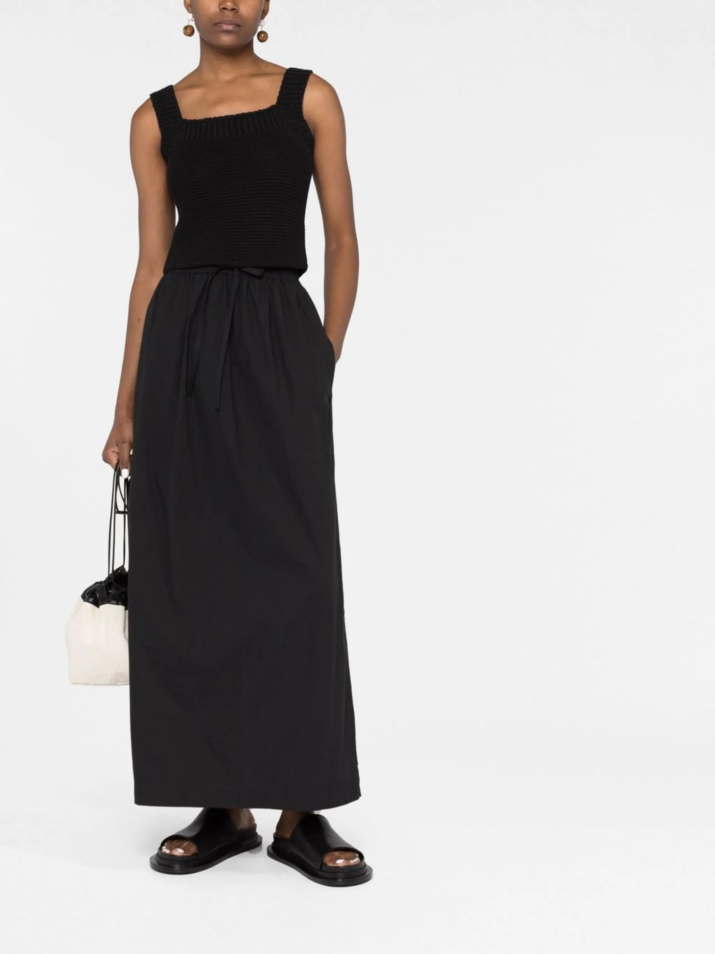 sleeveless knitted vest