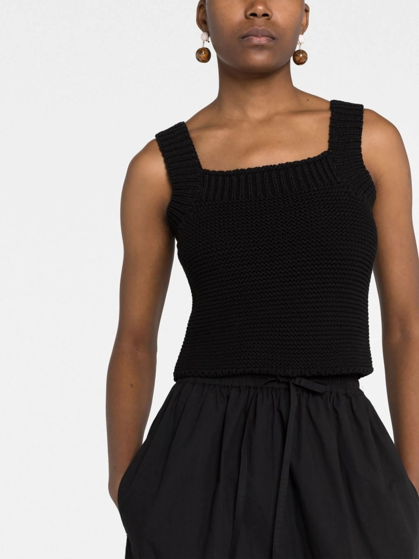 sleeveless knitted vest