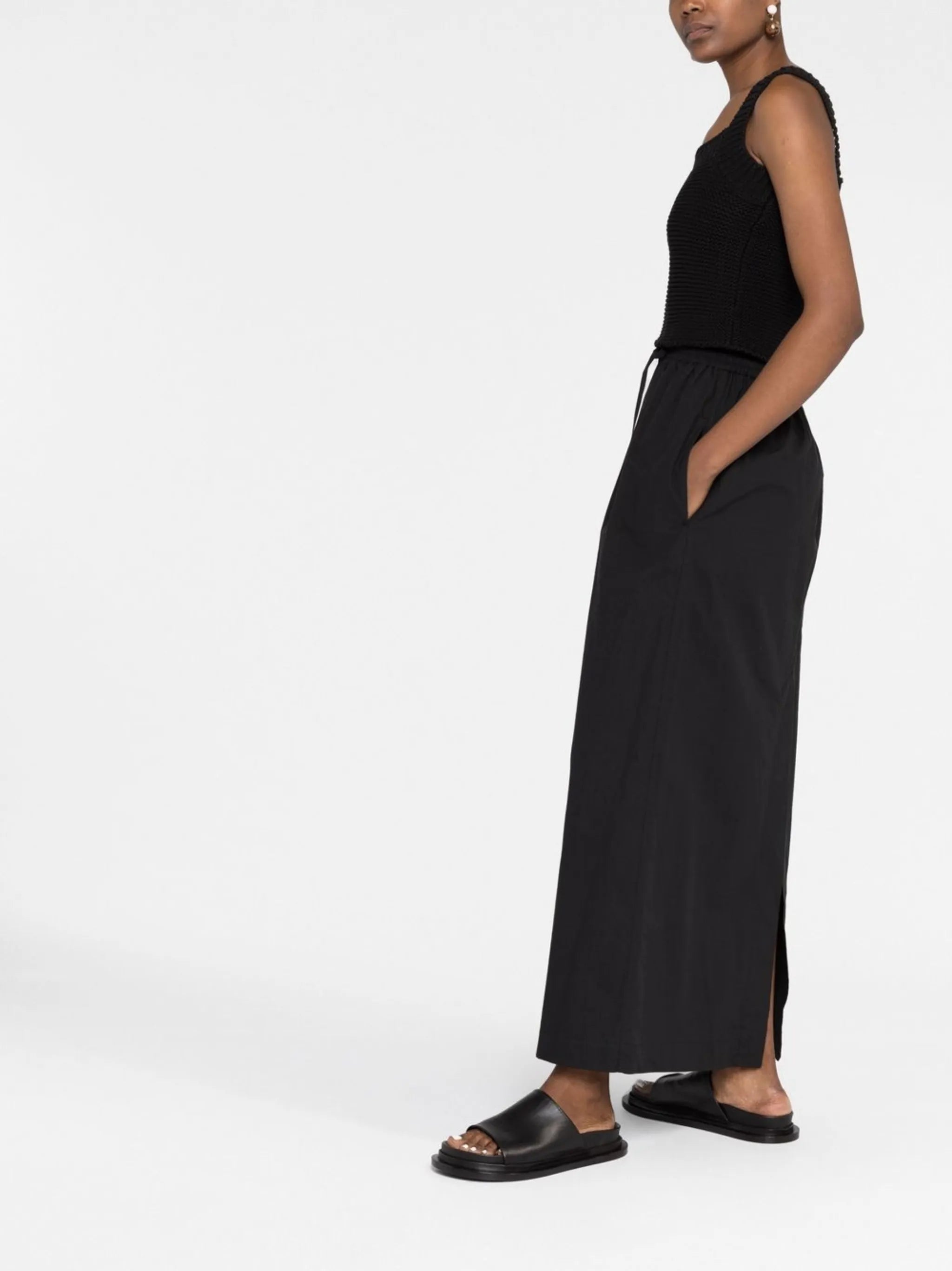 sleeveless knitted vest