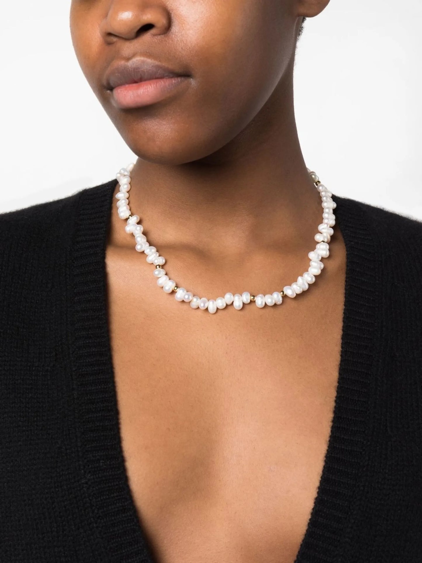 logo-charm freshwater pearl necklace
