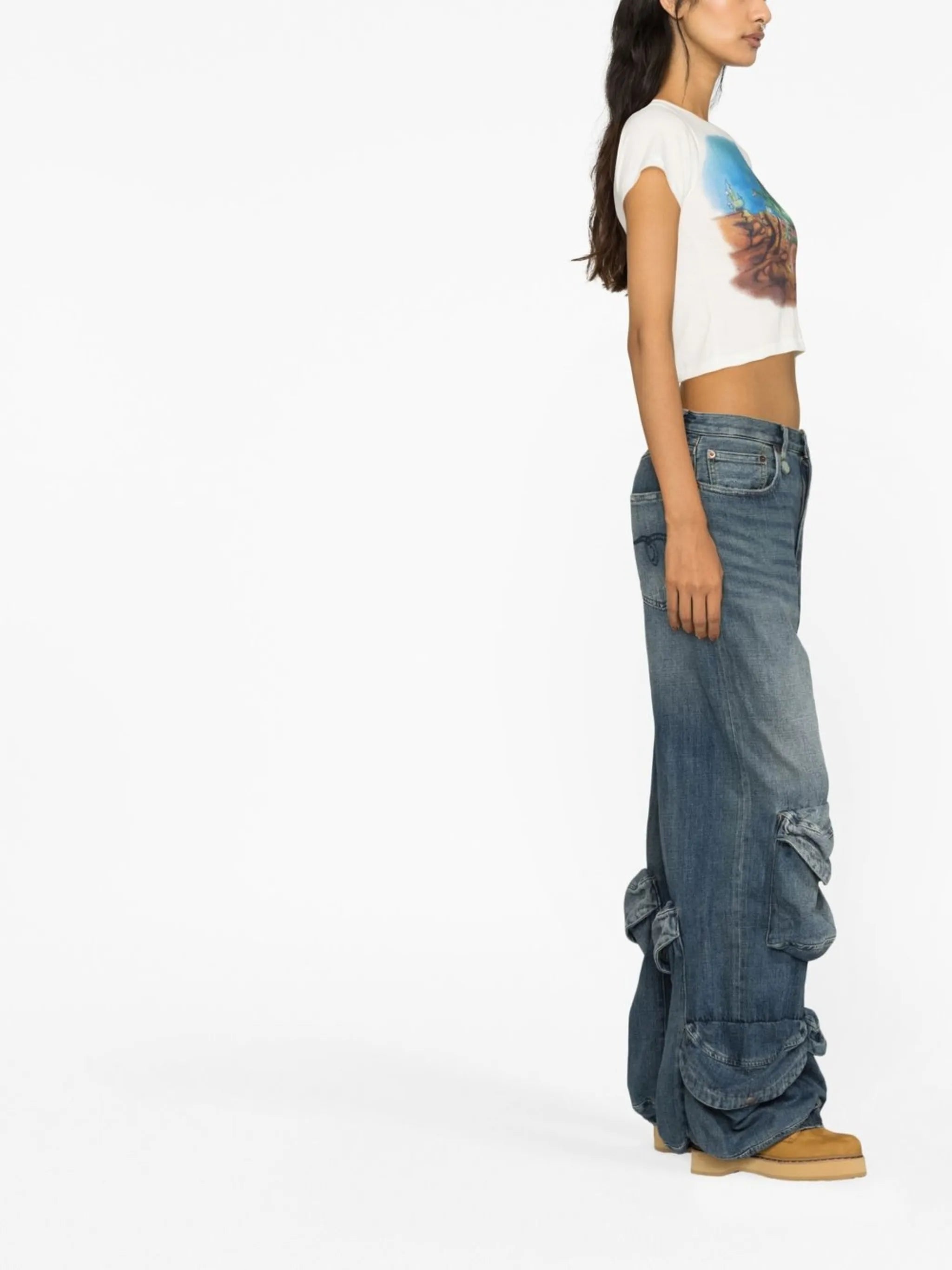 multiple-pockets washed jeans