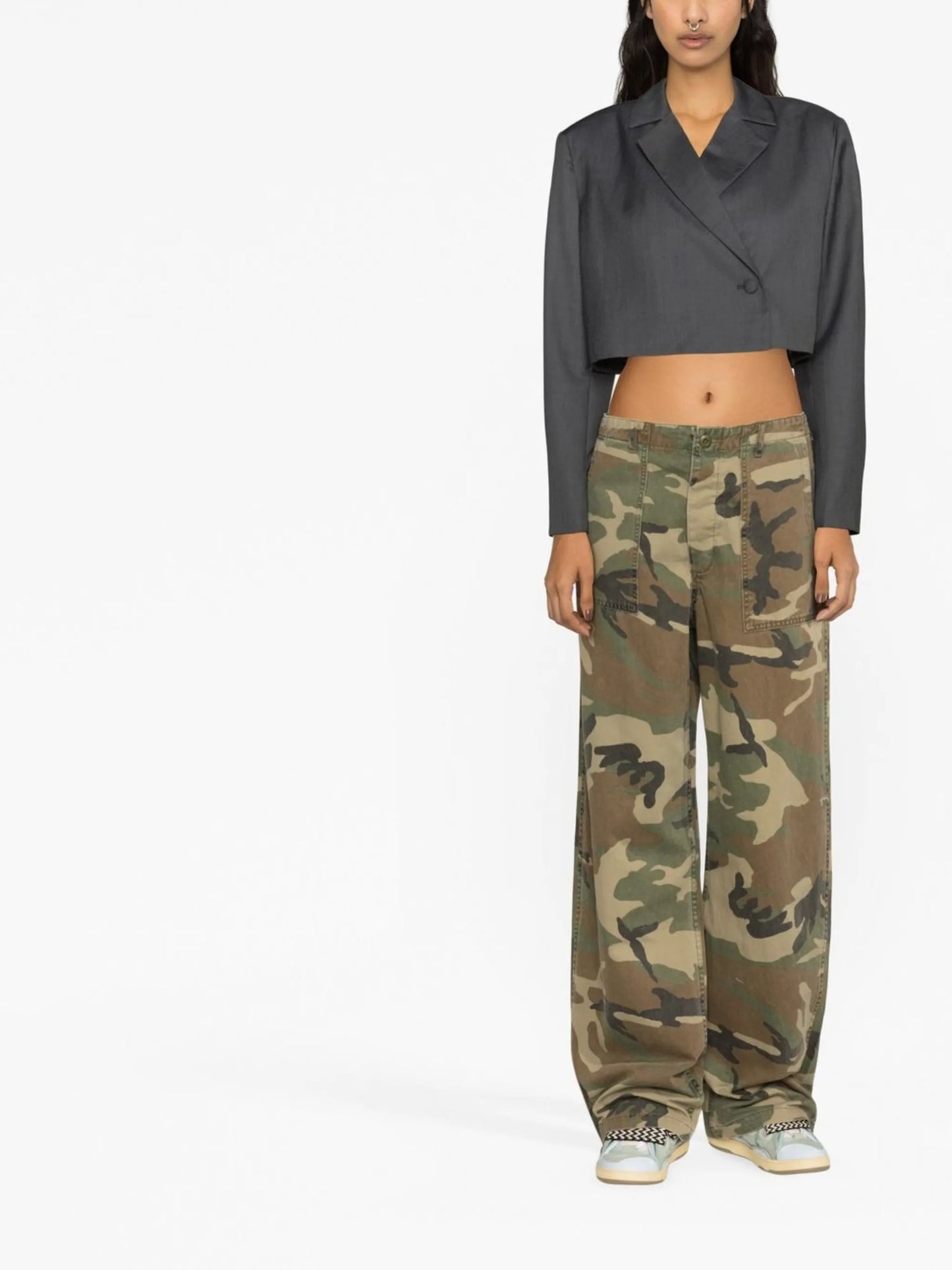 wide-leg camouflage-print trousers