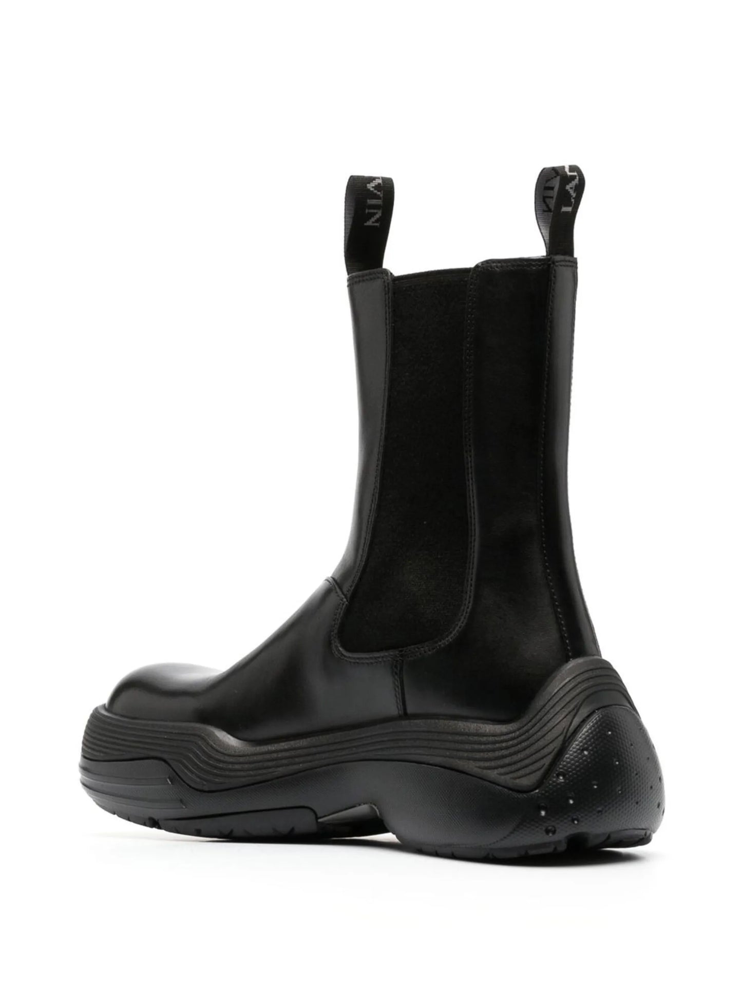 round-toe pull-tab boots
