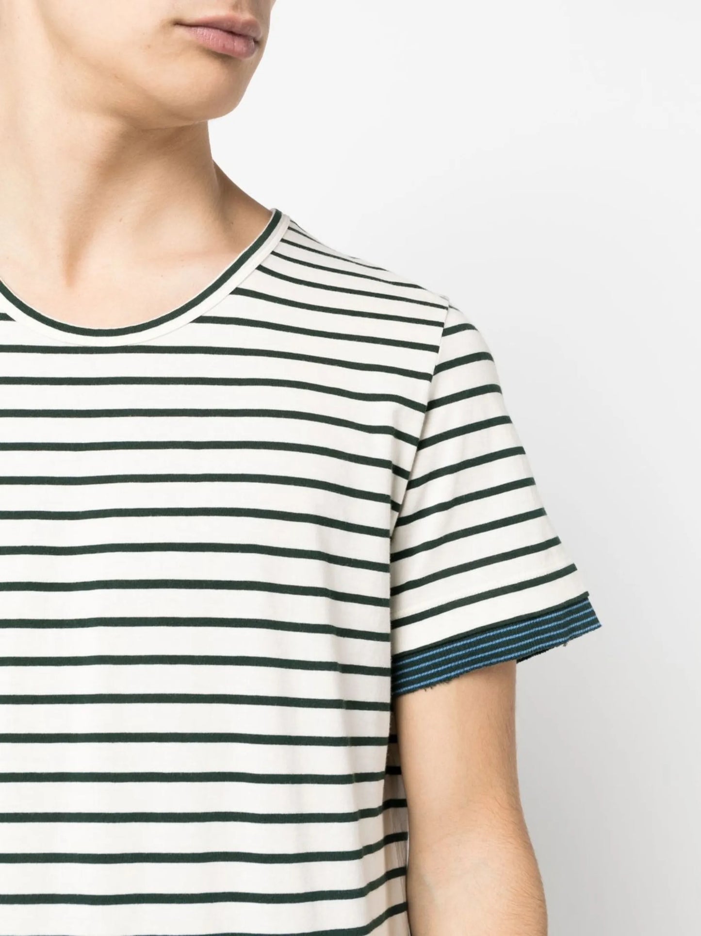 short-sleeved striped T-shirt