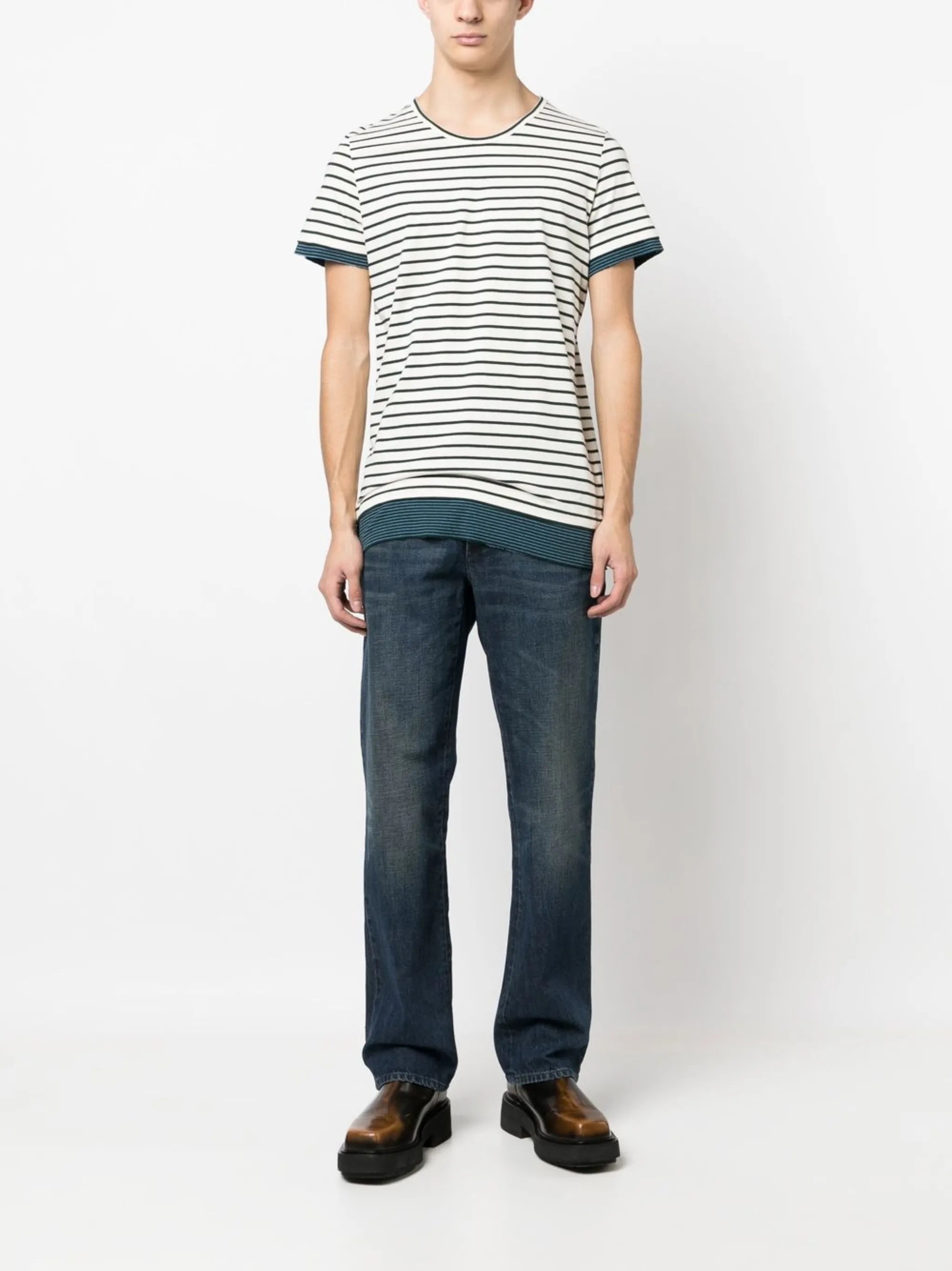 short-sleeved striped T-shirt