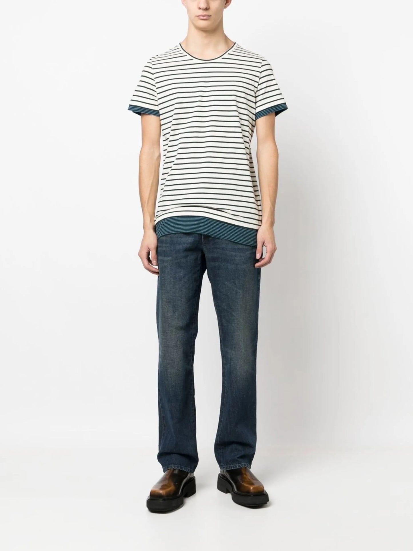 short-sleeved striped T-shirt