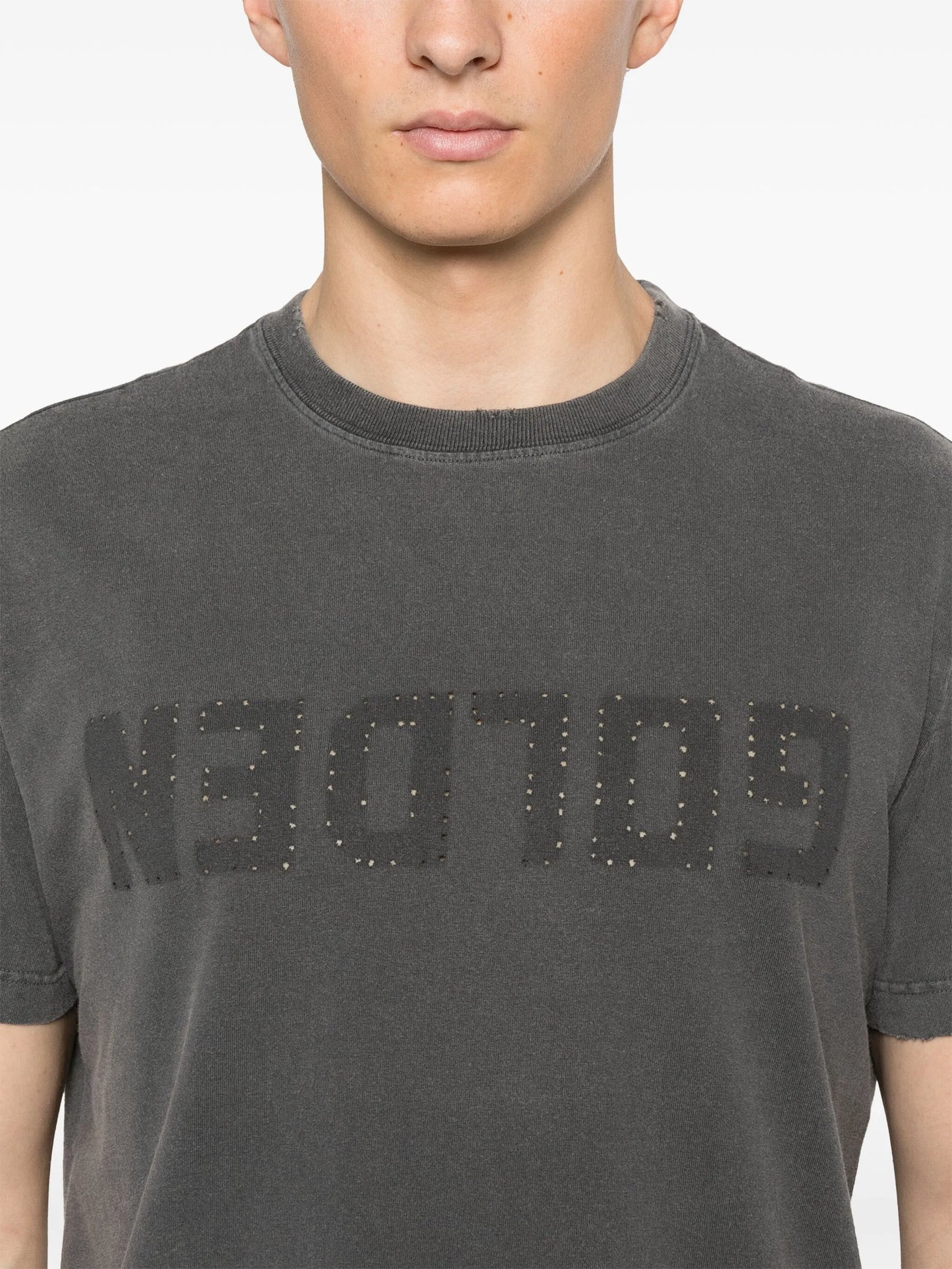 inverted-logo distressed-effect T-shirt