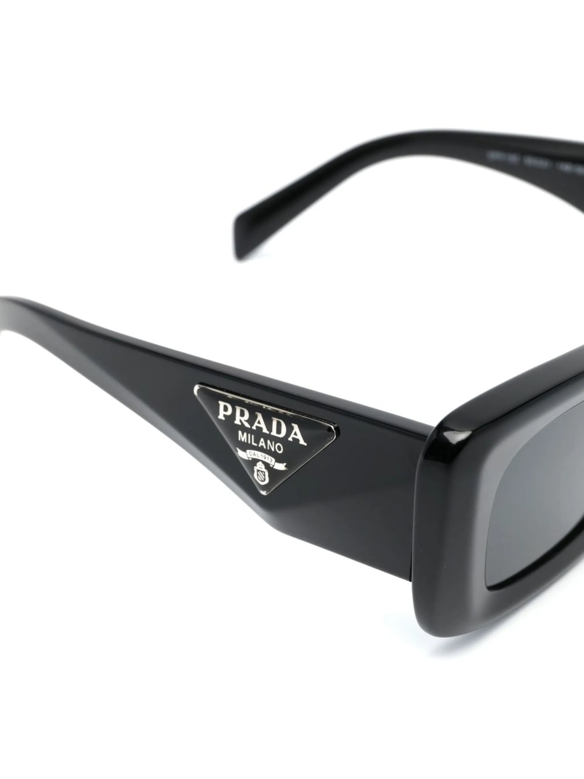 cat-eye frame tinted sunglasses
