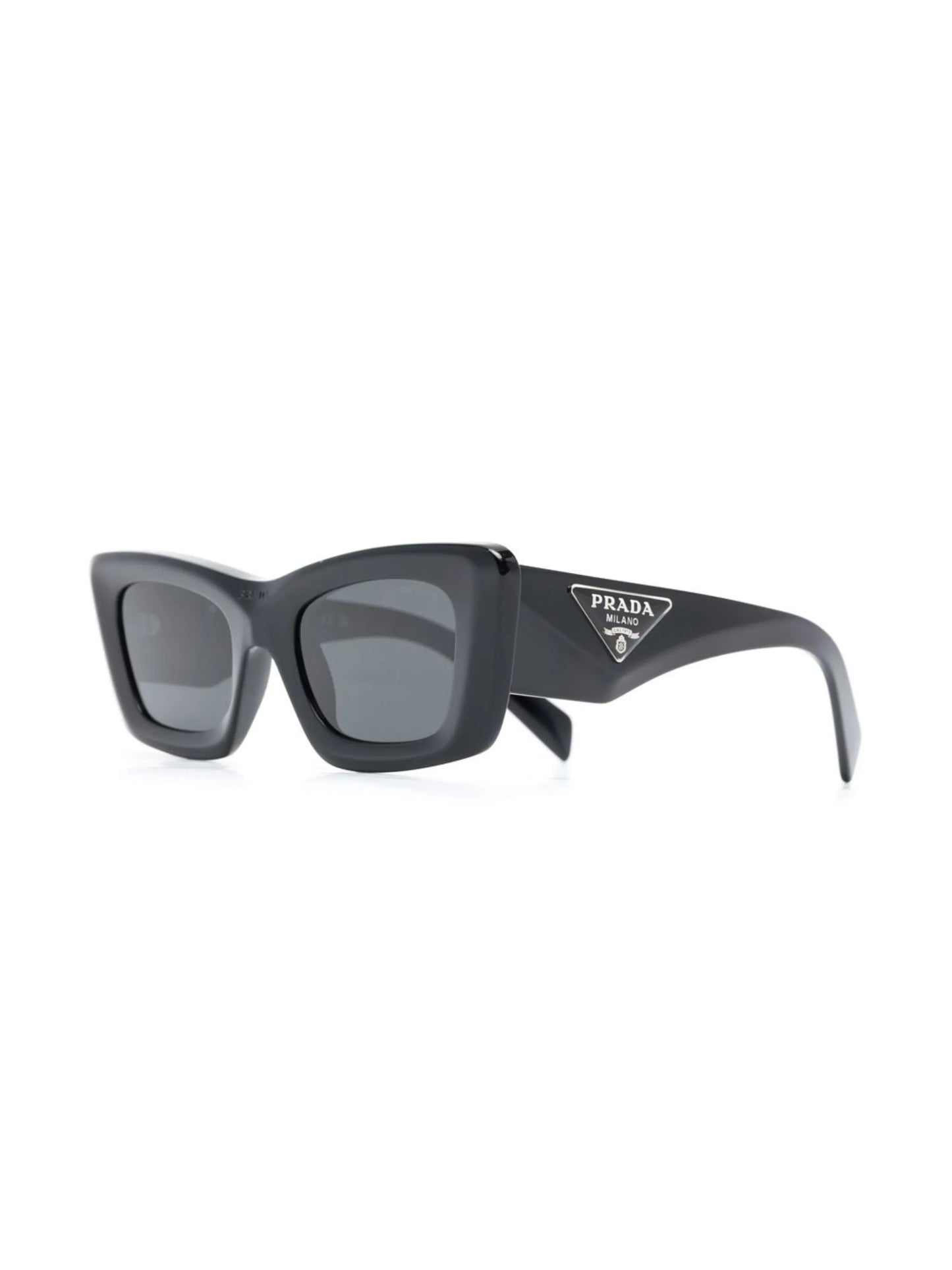 cat-eye frame tinted sunglasses