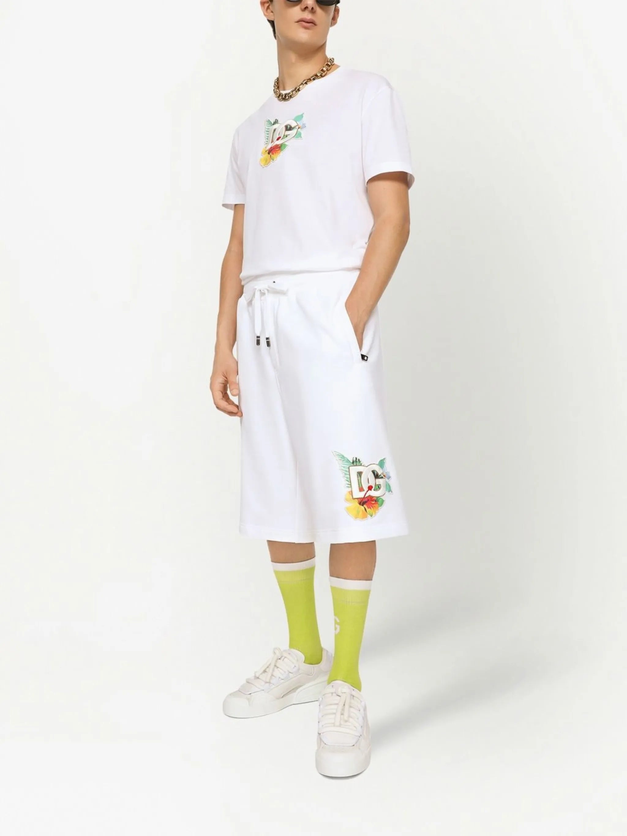 embroidered-logo drawstring shorts