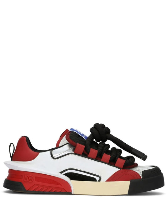 lace-up low-top sneakers