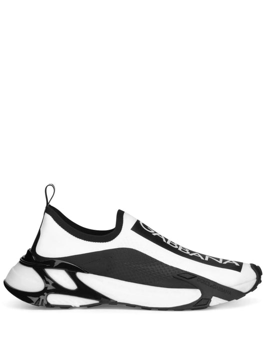 Fast mesh sneakers