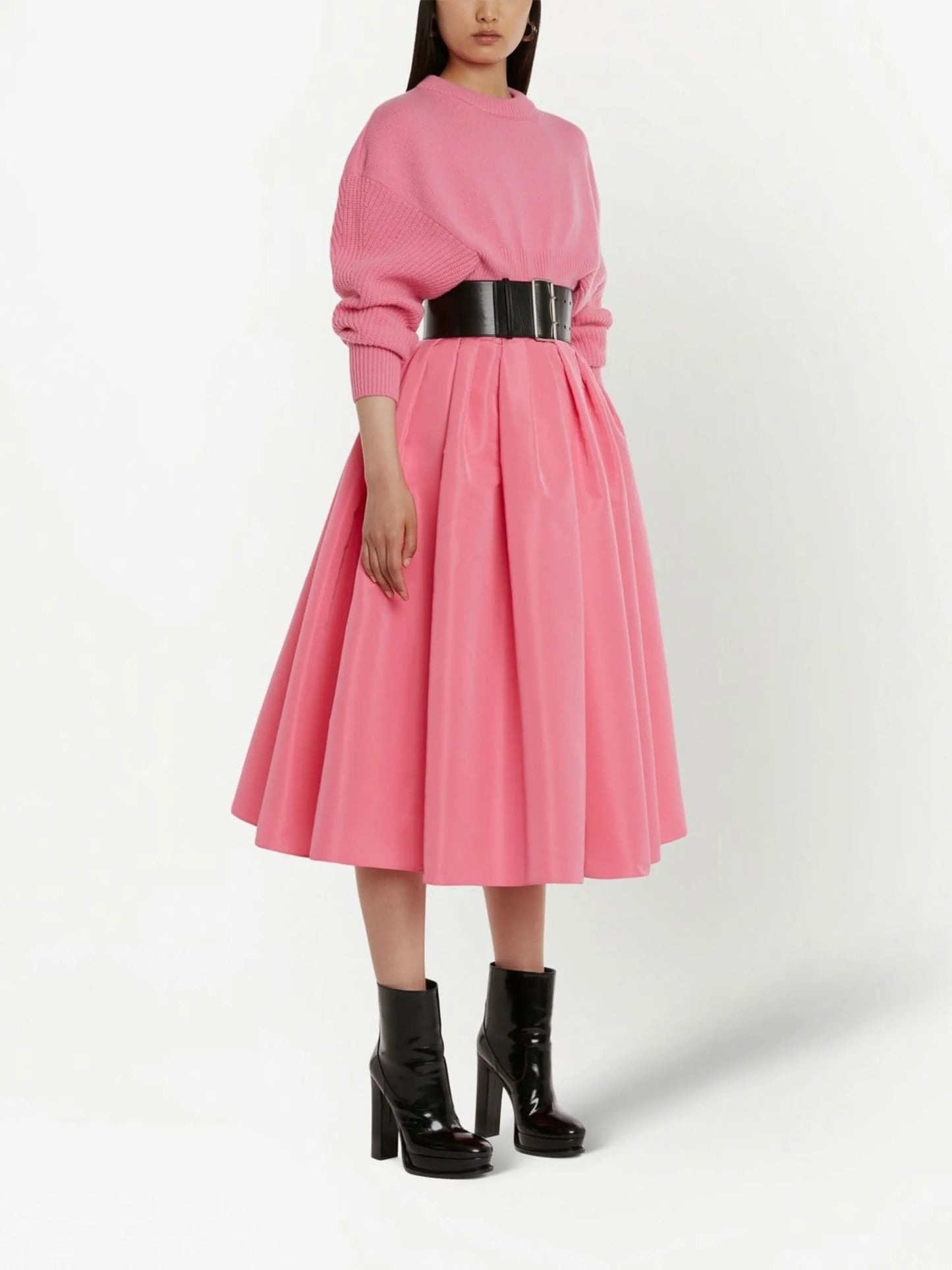 high-waisted full skirt