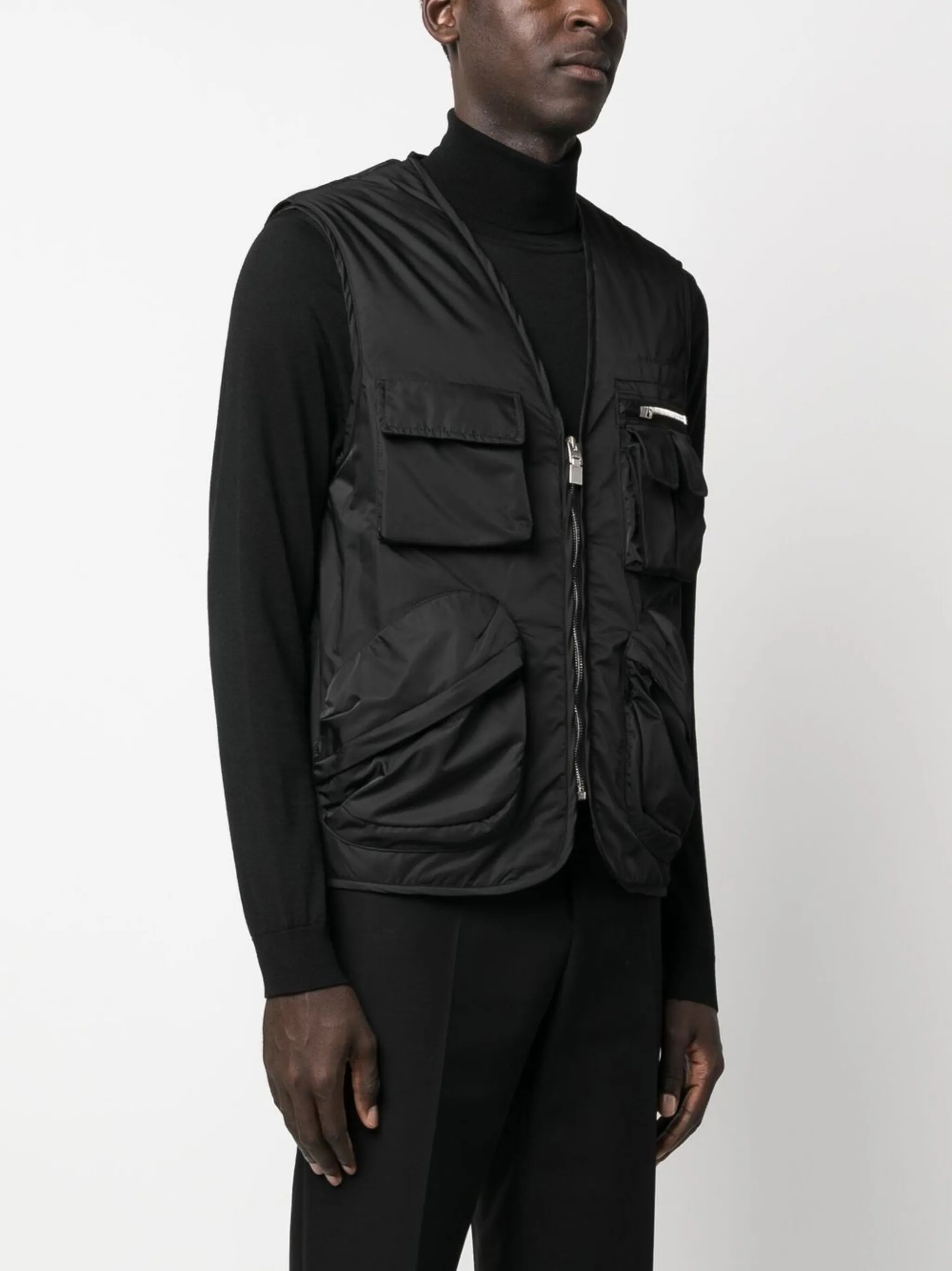 cargo pockets gilet