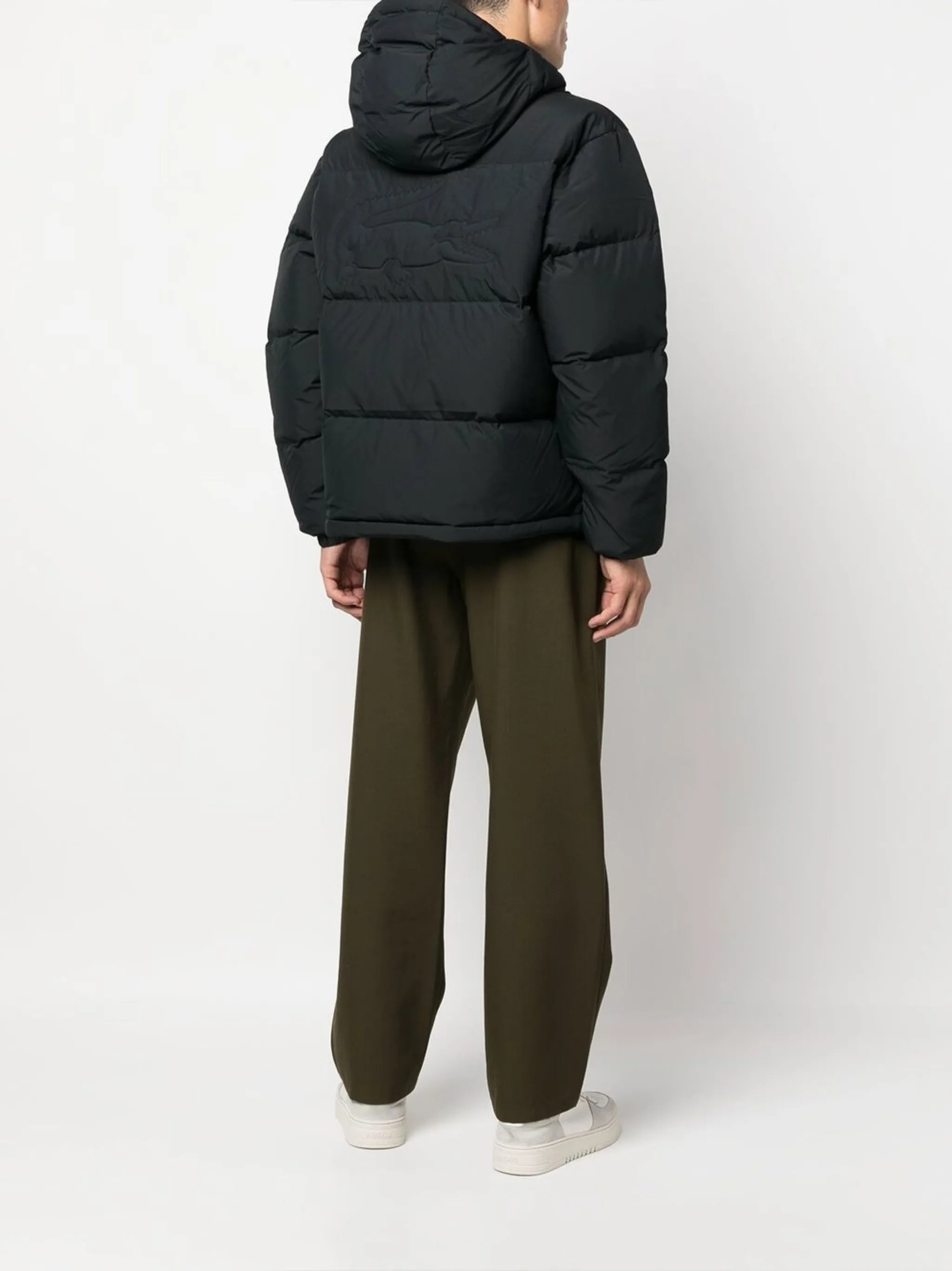 zip-fastening padded jacket