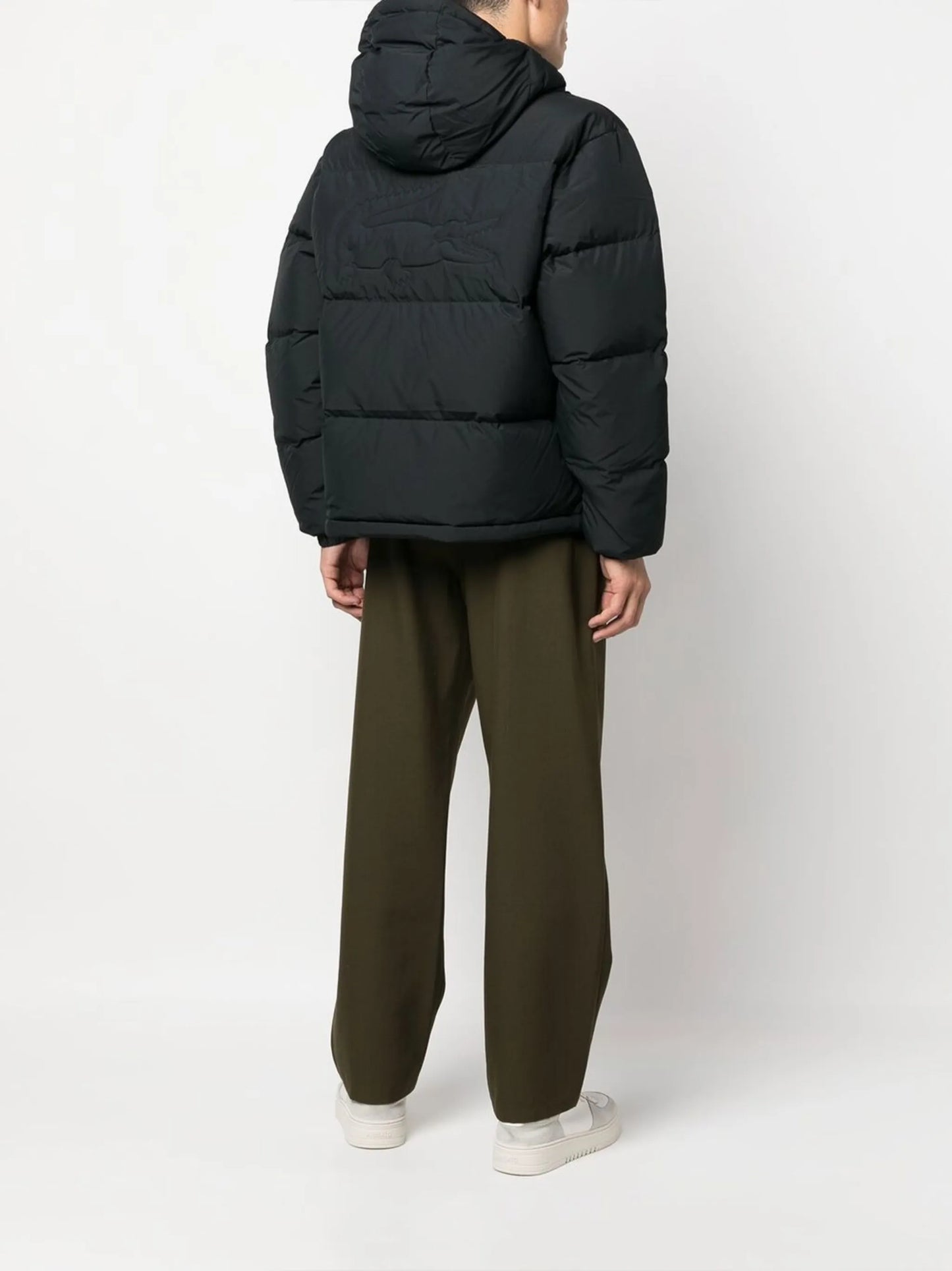 zip-fastening padded jacket