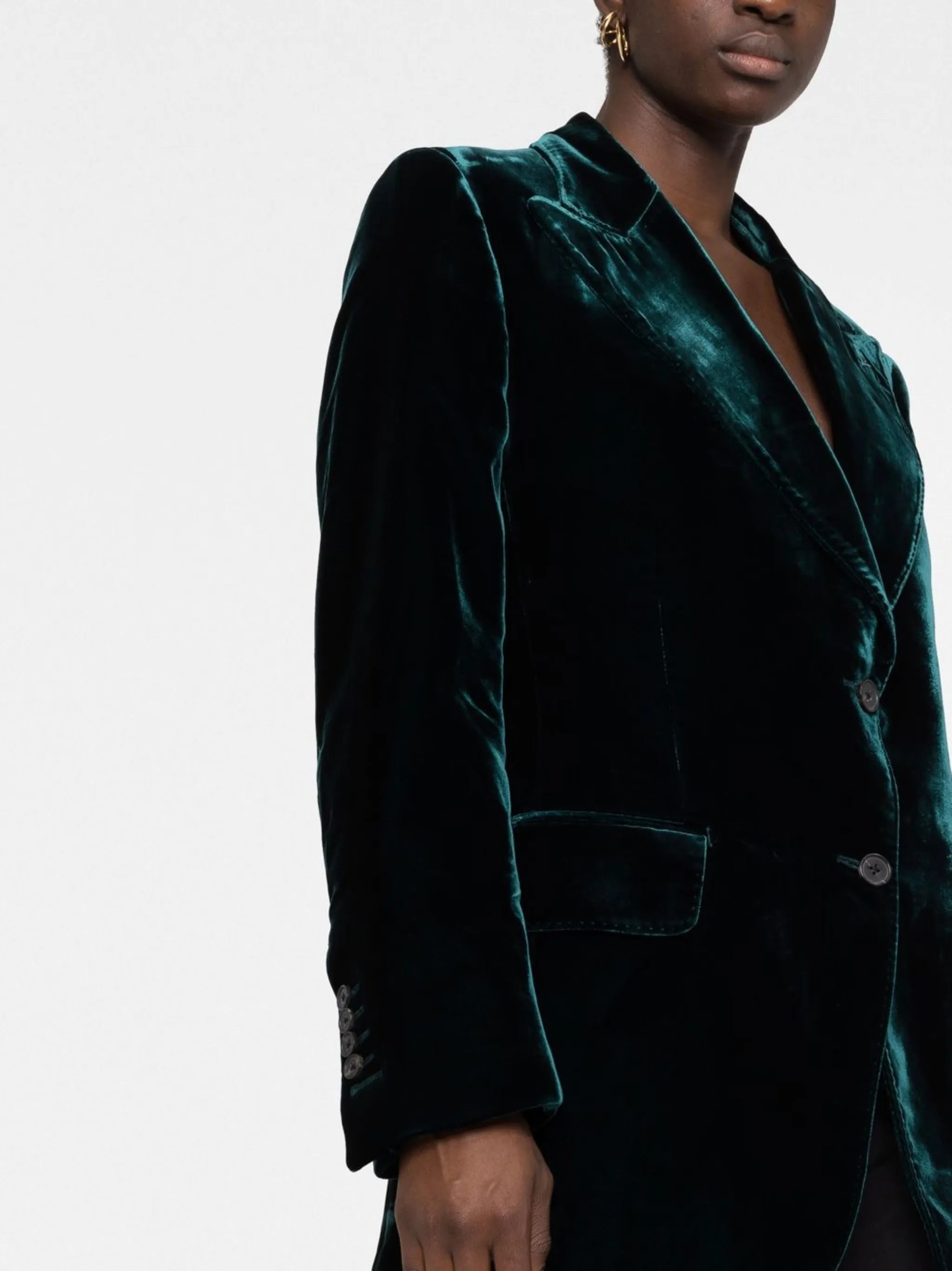 peak-lapel single-breasted blazer