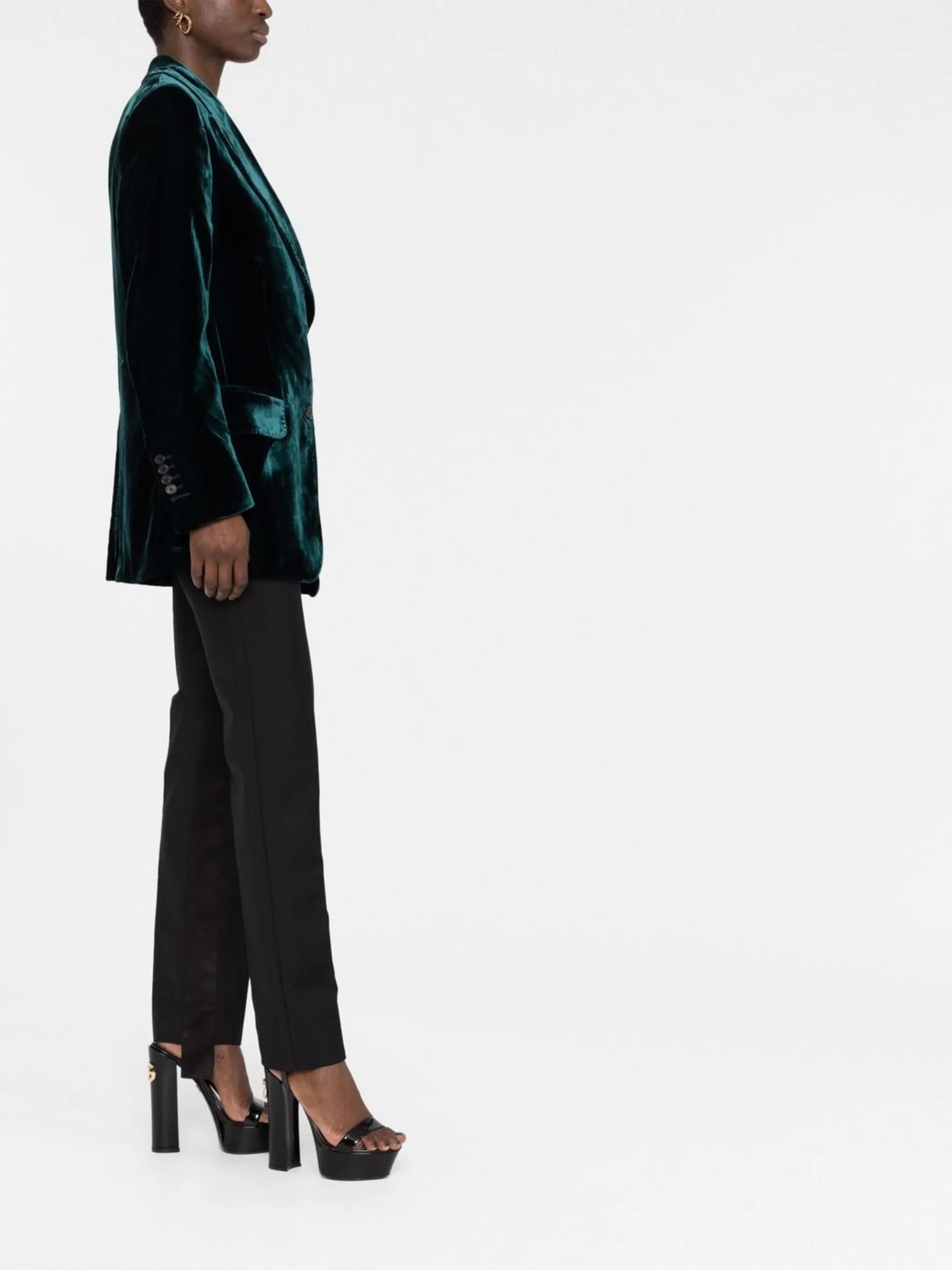 peak-lapel single-breasted blazer