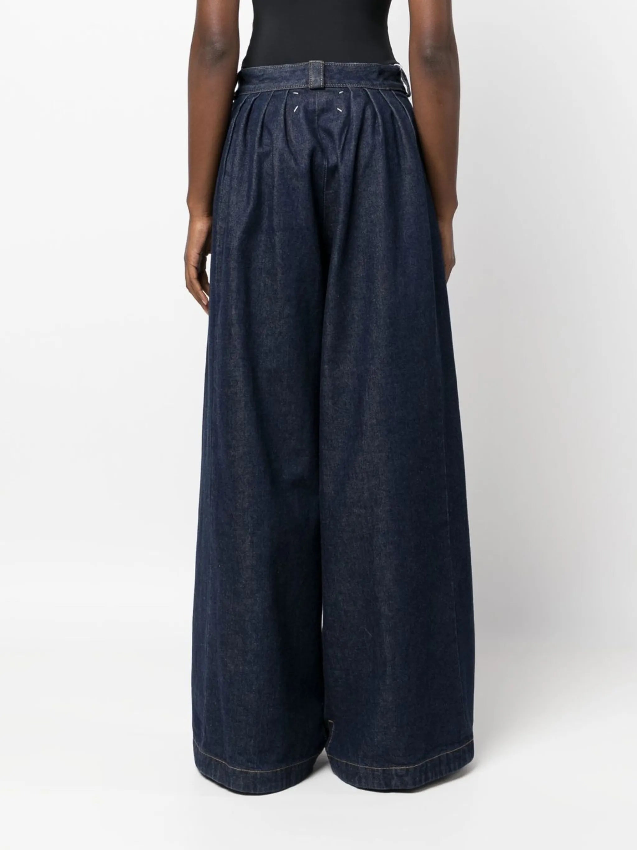 pleated wide-leg trousers