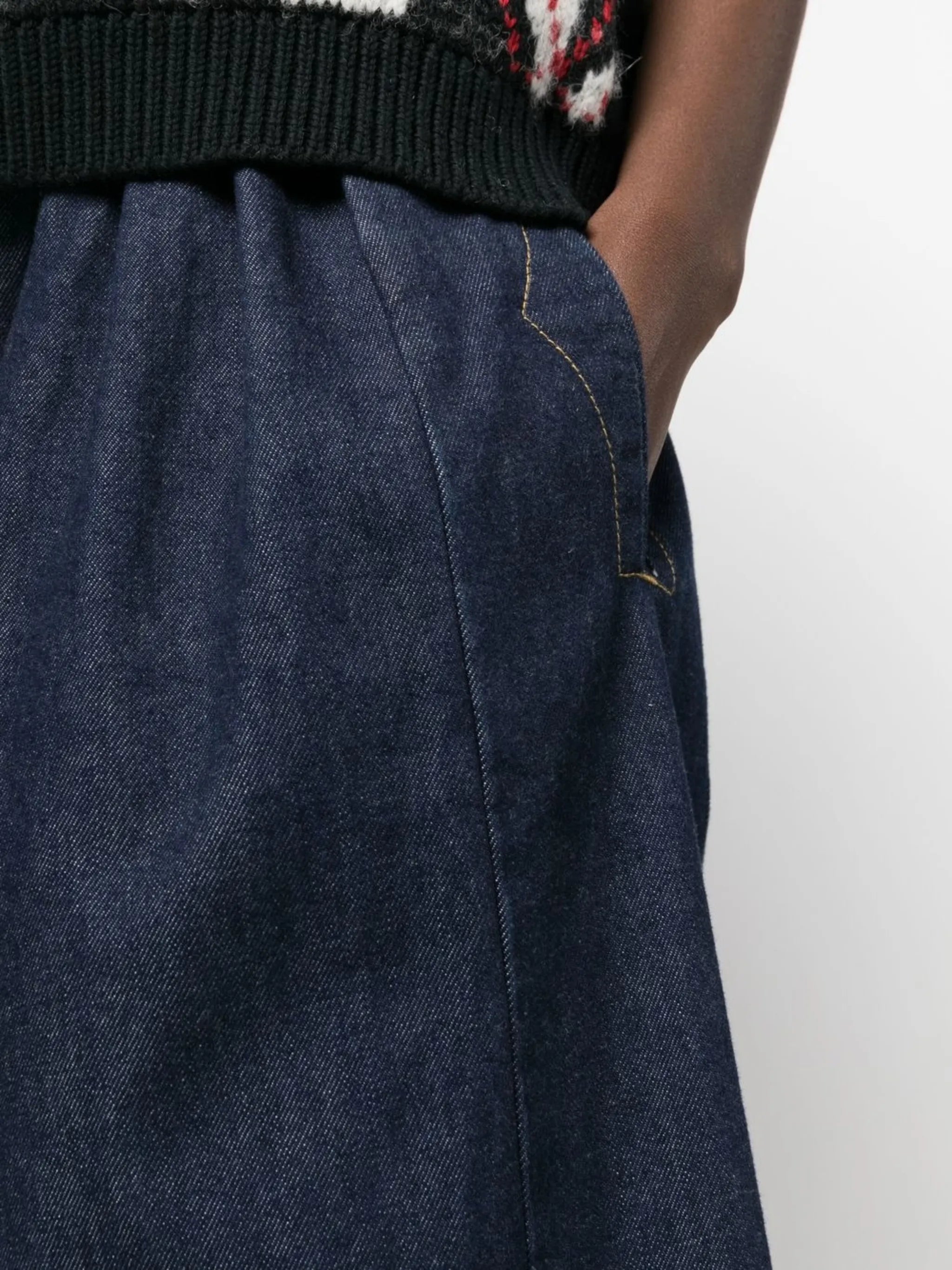 pleated wide-leg trousers